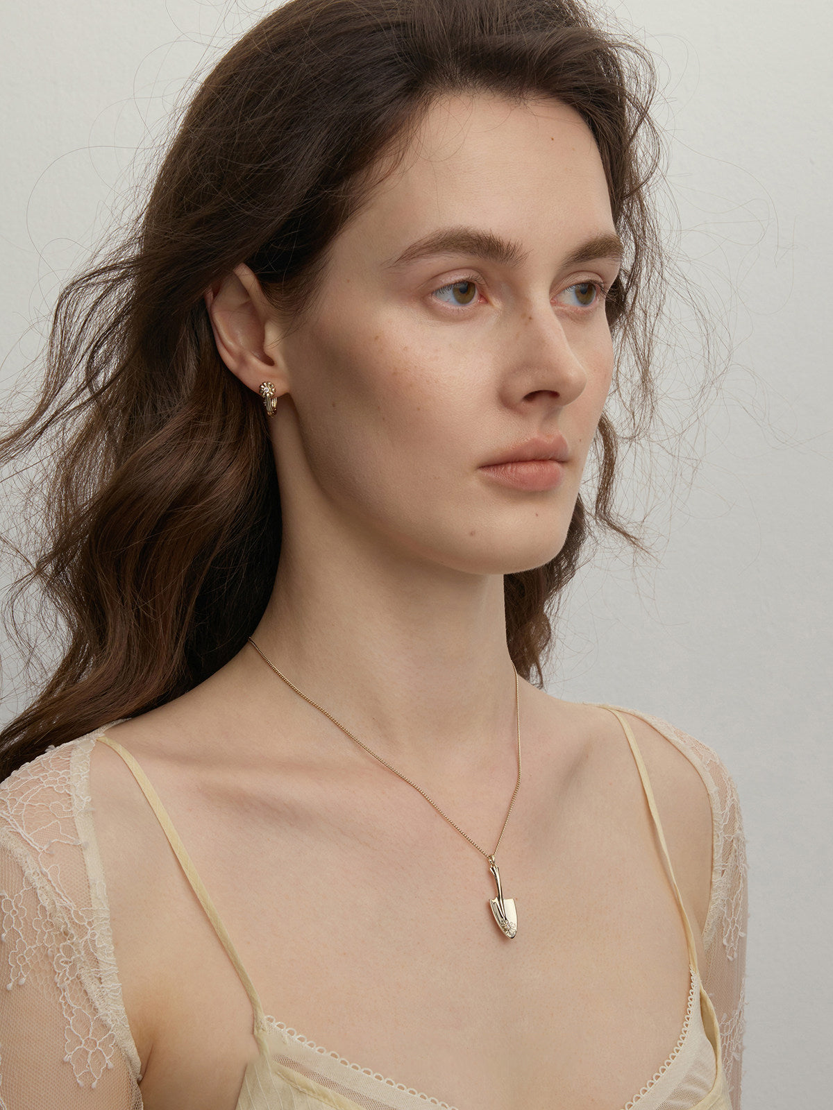 Dual Size Garden Trowel Daisy Pendant Necklace For Women Light Titanium Gold Plated Copper Zircon Nature Gardener Jewelry Mini Short Chain & Oversized Extra Long Sweater Chain Two Options LUNA-X270