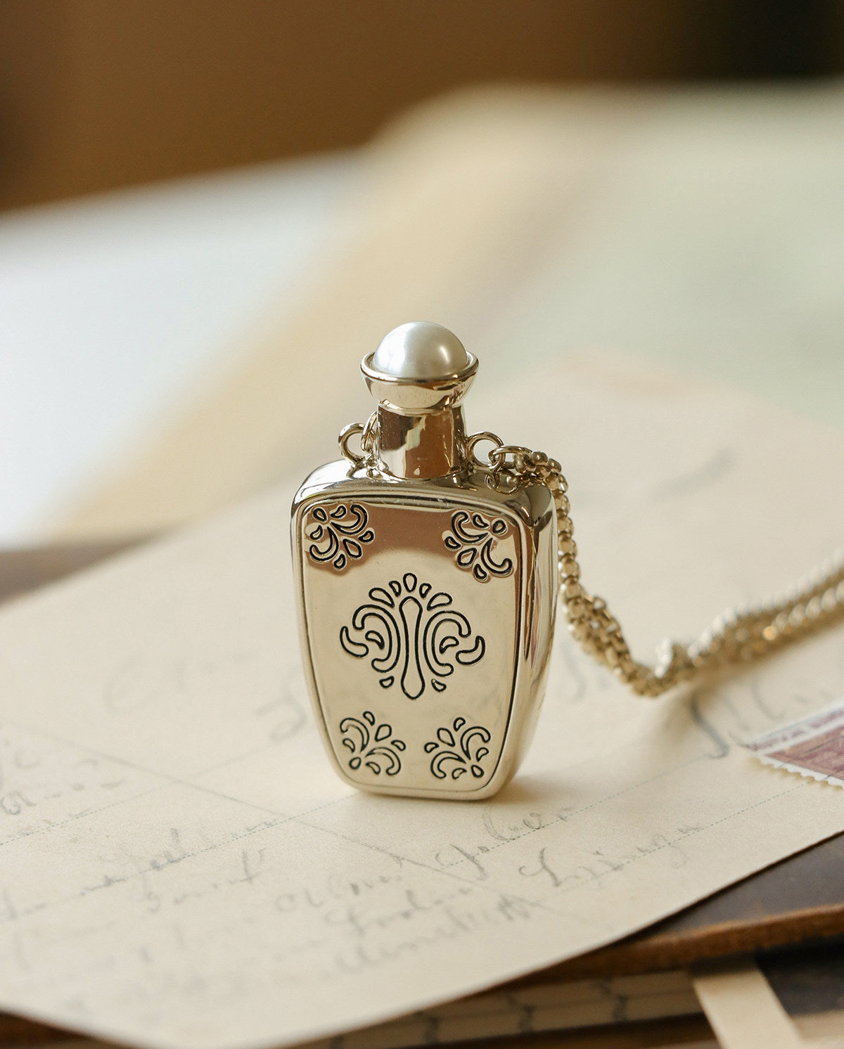 Vintage Engraved Perfume Bottle Pendant Long Necklace, Faux Pearl Cap Adjustable Chain for Women LUNA-X257