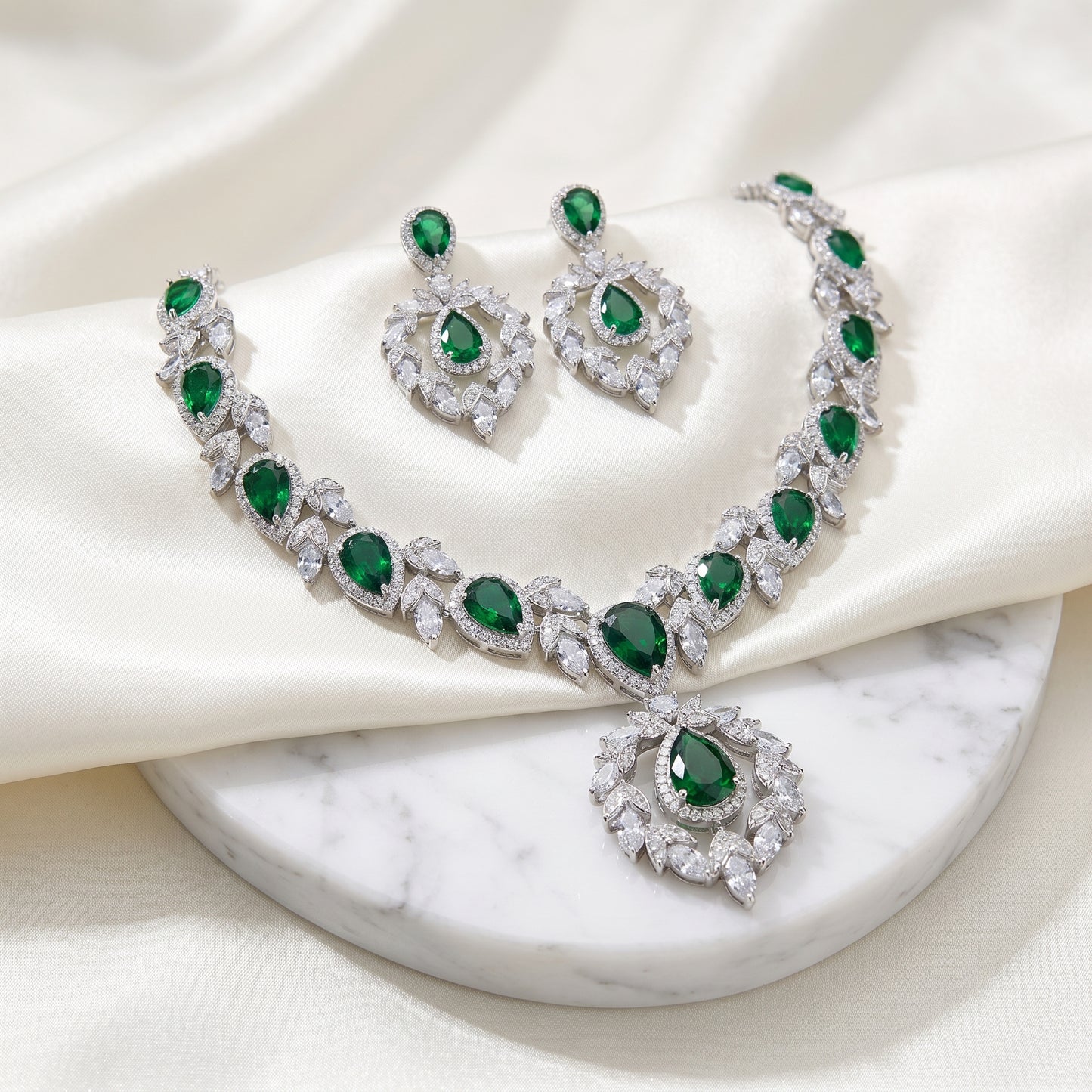 Vintage Emerald Green Teardrop Jewelry Set - Luxury Baroque Crystal Statement Necklace and Chandelier Earrings - Royal Bridal Banquet Wedding Jewelry Two-Piece Set LUNA-X127