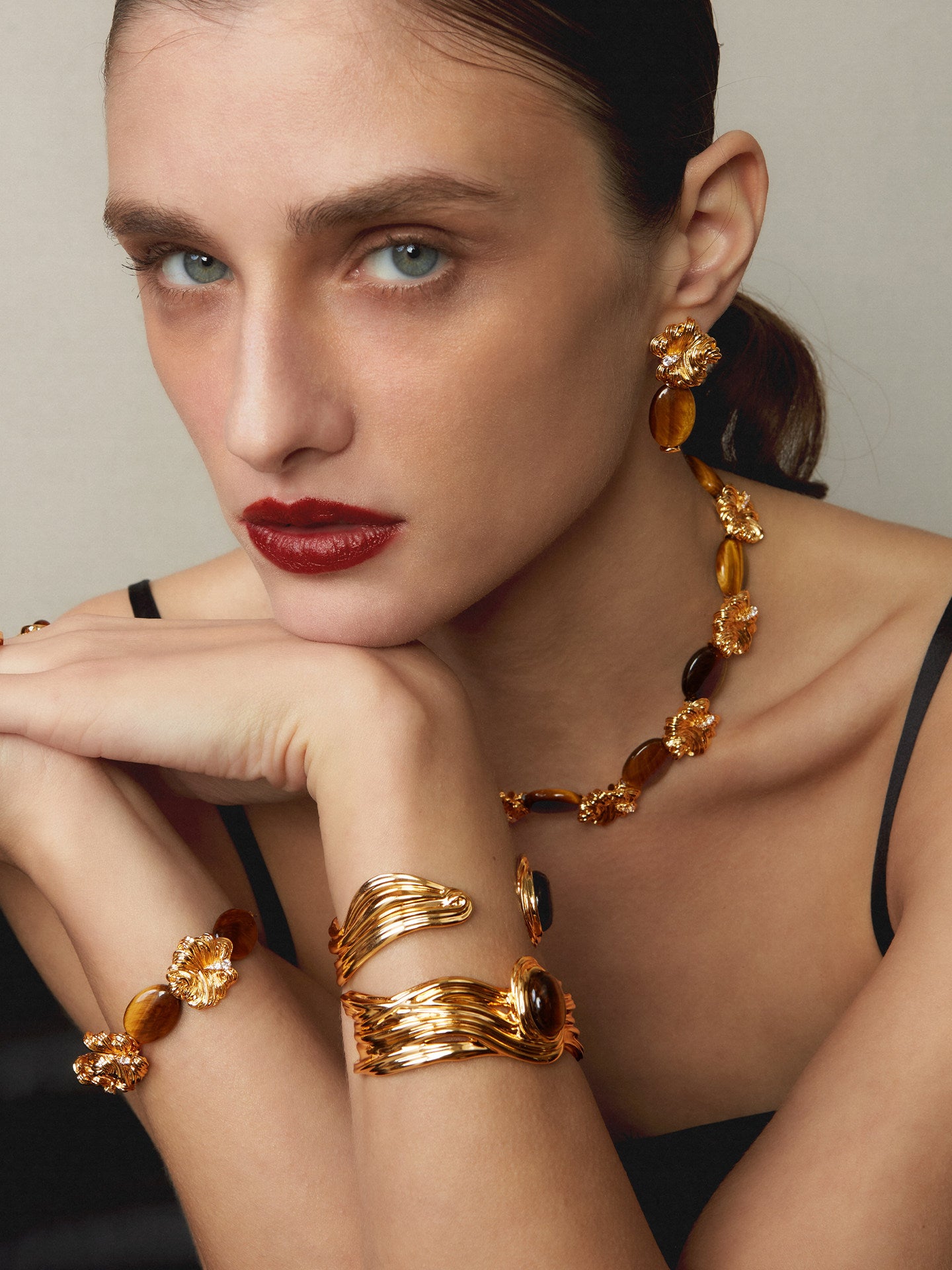 Vintage Gold Flower Tiger Eye Beaded Choker Necklace for Women, Inlaid Cubic Zirconia Natural Tiger Eye Stone Adjustable 46+10cm Extension Chain Retro Statement Layerable Fashion Jewelry Gift LUNA-X296