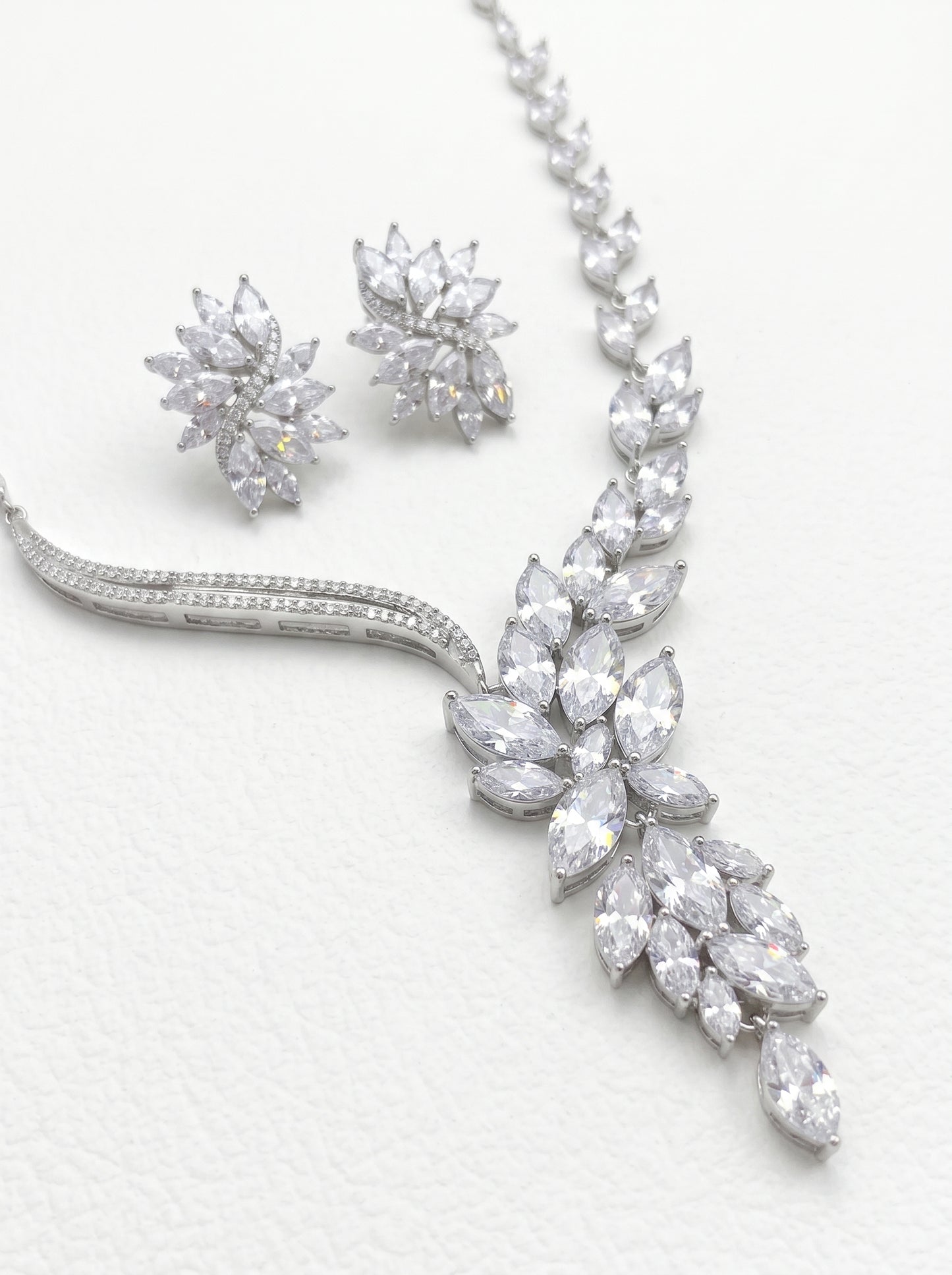 "Goddess of Laurel" Vintage Asymmetric Wedding Jewelry Set, Radiant Cluster Leaf Choker, Statement Floral Earrings & Adjustable Bracelet Trio LUNA-X169