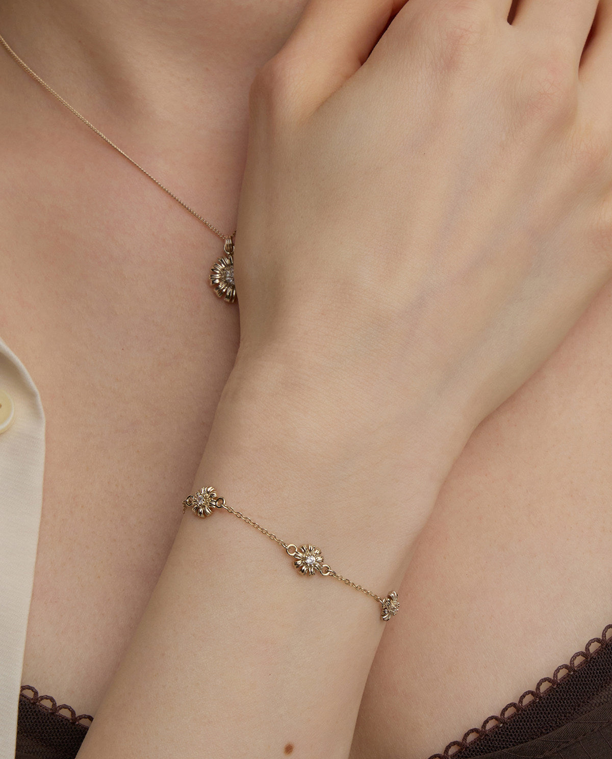 2 Styles Daisy Bee Cubic Zirconia Adjustable Slider Bracelet, Pale Titanium Gold Dainty Floral Insect Wrist Jewelry for Women LUNA-X260