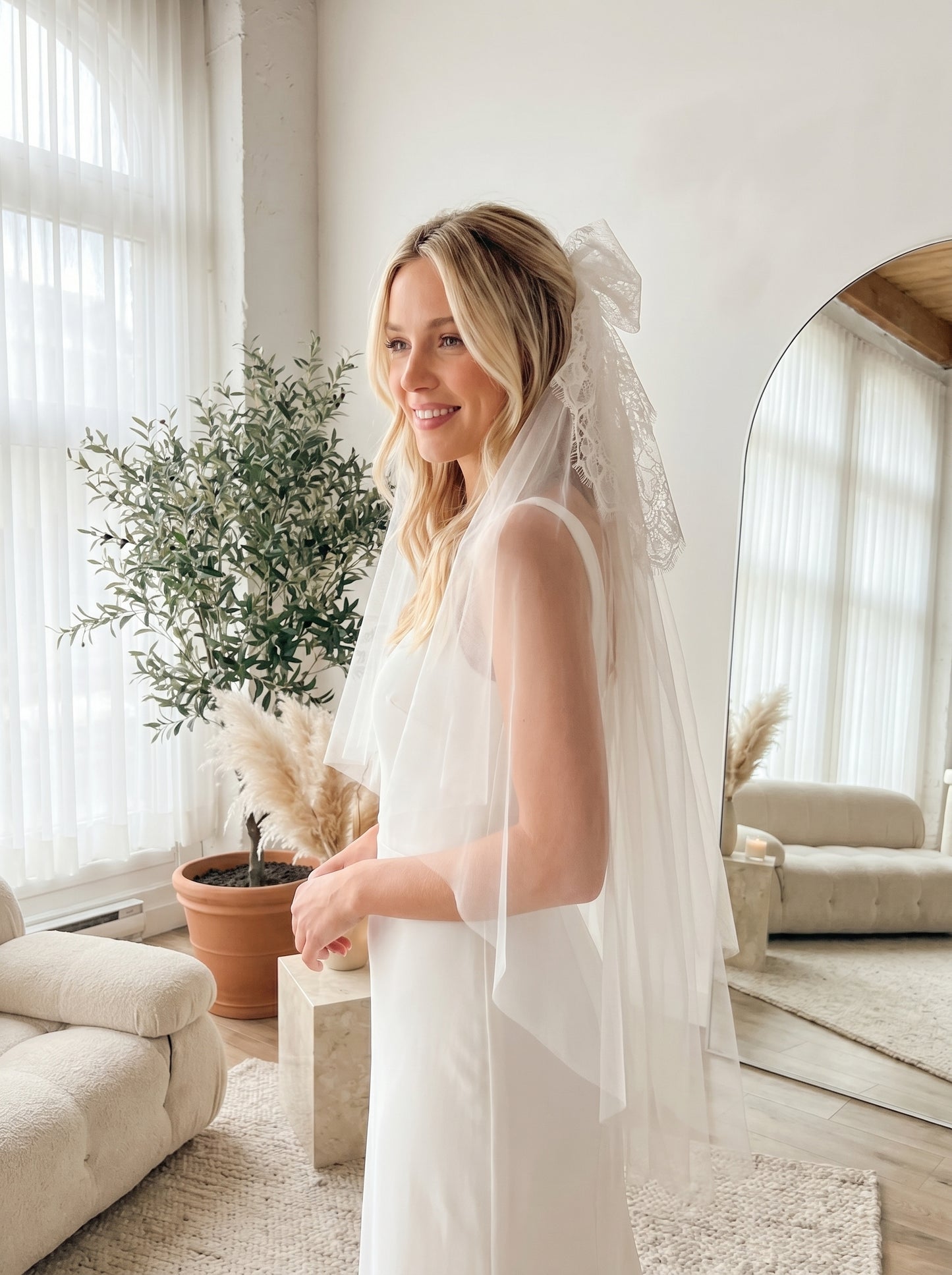 Chic White Bow Bachelorette Veil - Short 60x80cm Flirty Bridal Shower Veil, Comb-Free Coquette Wedding Bow Veil LUNA-X49