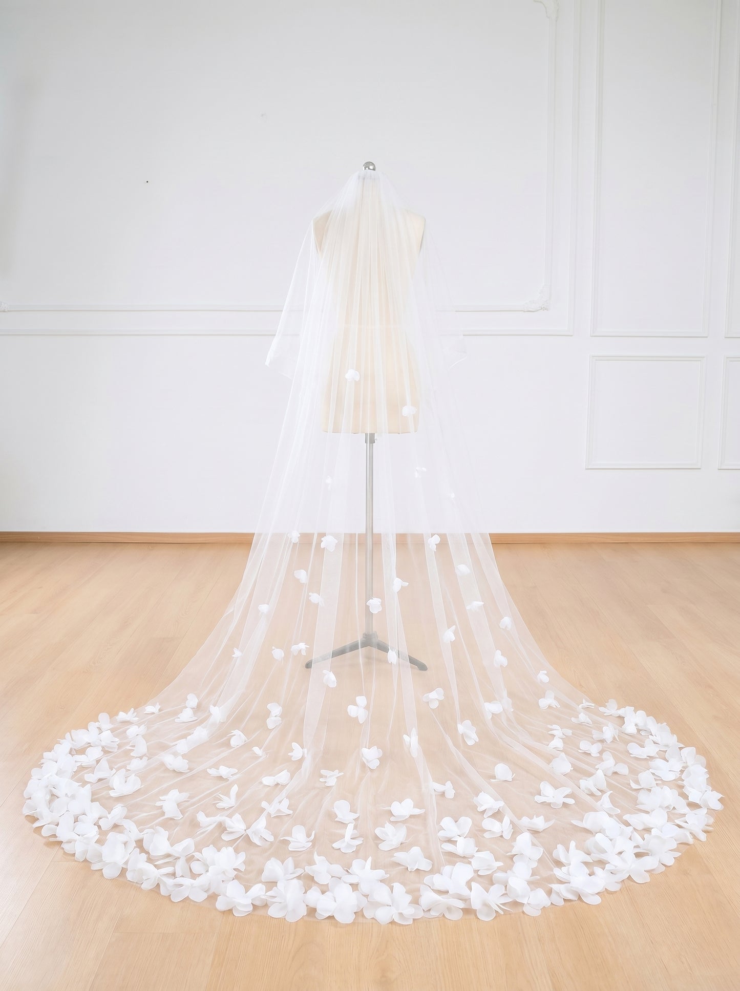 Couture 3D Floral Wedding Veil - 118" Long Handcrafted Organza Flower Cathedral Veil, No Comb for Styling Freedom LUNA-X06