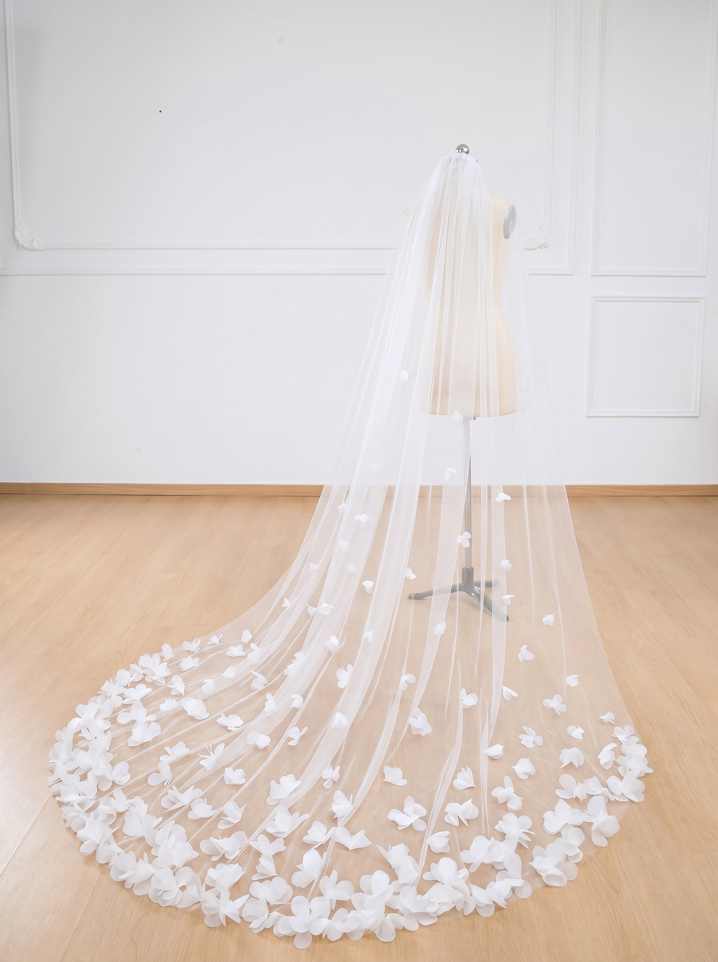 Couture 3D Floral Wedding Veil - 118" Long Handcrafted Organza Flower Cathedral Veil, No Comb for Styling Freedom LUNA-X06