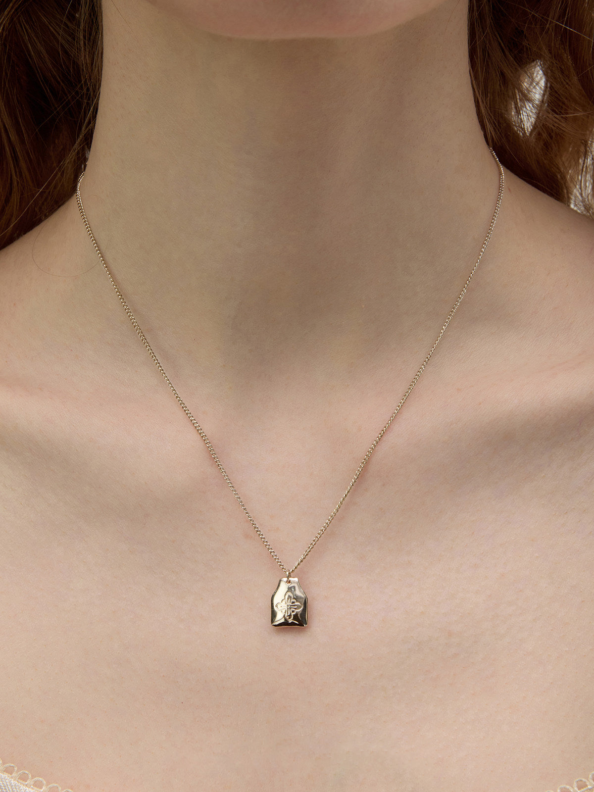 Dainty Embossed Four Point Flower Tag Pendant Necklace For Women Silver Light Titanium Gold Plated Copper Adjustable 39+3./7cm Box Chain Minimalist Daily Layering Jewelry  LUNA-X277