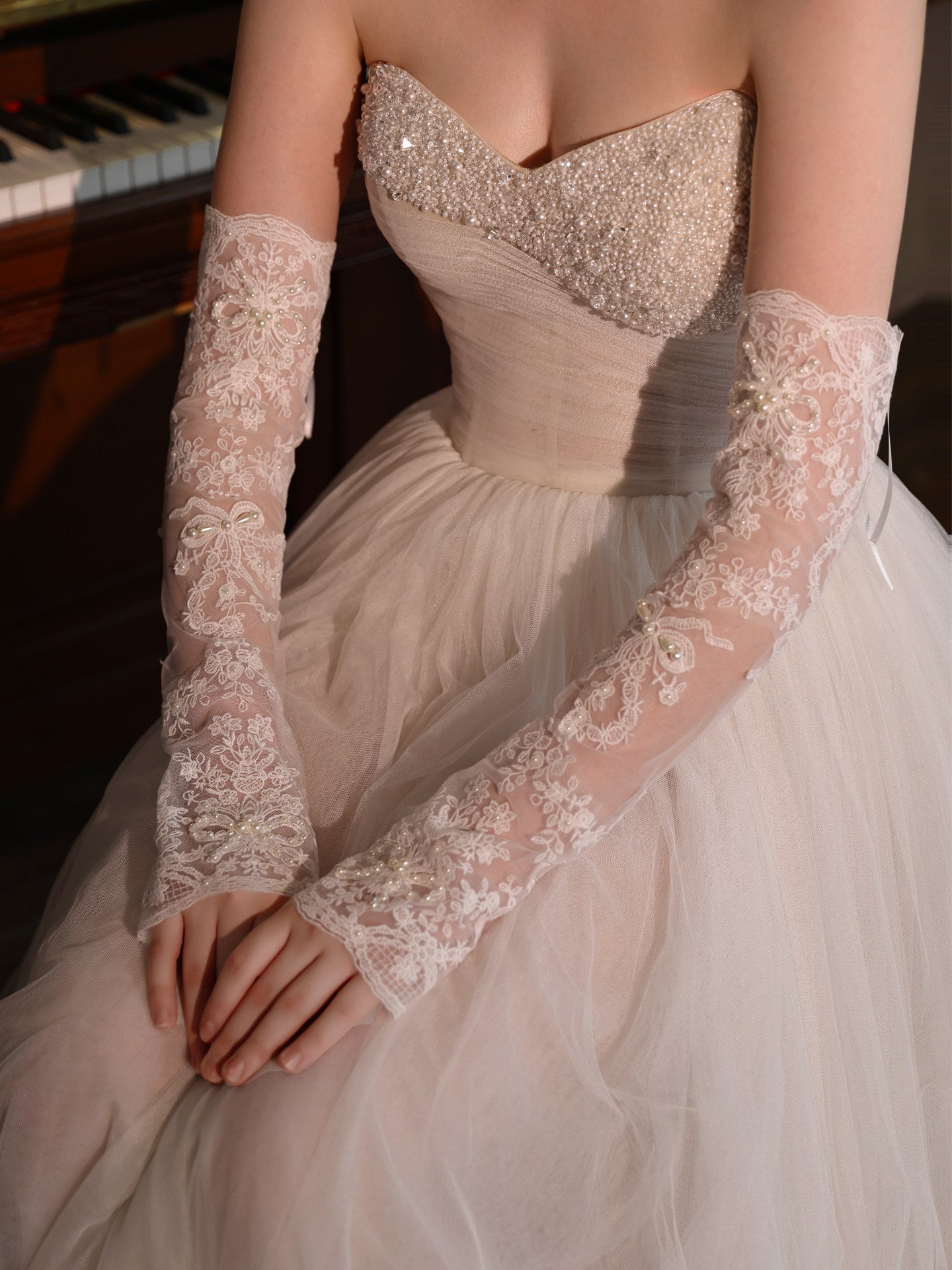 Vintage Off-White Lace Bridal Gloves 46cm Elbow-Length Fingerless Wedding Sleeves | Romantic Beaded Bow Knot Cottagecore Bridal Cuffs | LUNA-X325