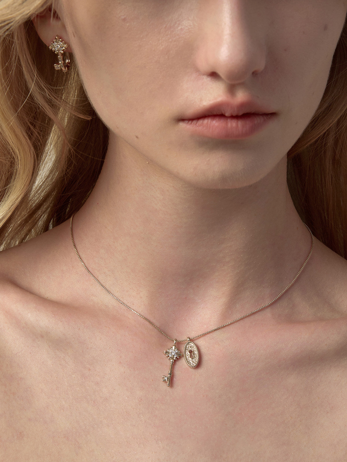 Vintage Iris Key Lock Pendant Necklace for Women Baroque Freshwater Pearl Cubic Zirconia Retro Layered Wedding Daily Jewelry Gift   LUNA-X242