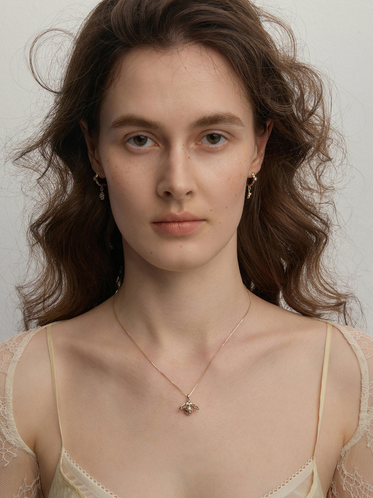 Dainty 3D Bee Pendant Necklace For Women Light Titanium Gold Plated Copper Zircon Eyes Adjustable Multi Extender Box Chain Minimalist Nature Insect Jewelry Gift  LUNA-X273