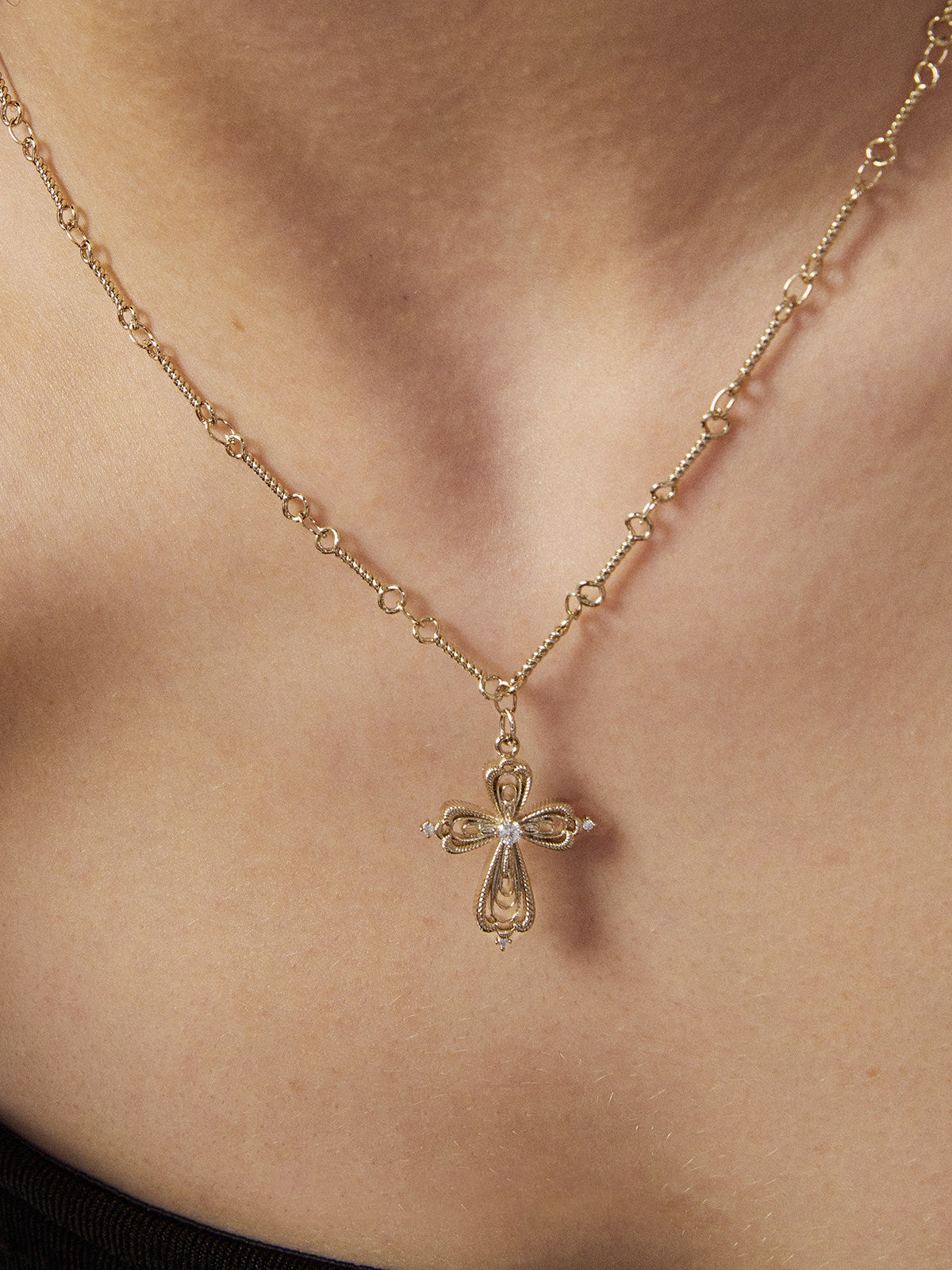 Vintage Filigree Hollow Cross CZ Pendant Necklace, Two-Tone Adjustable Paperclip Chain for Women   LUNA-X262