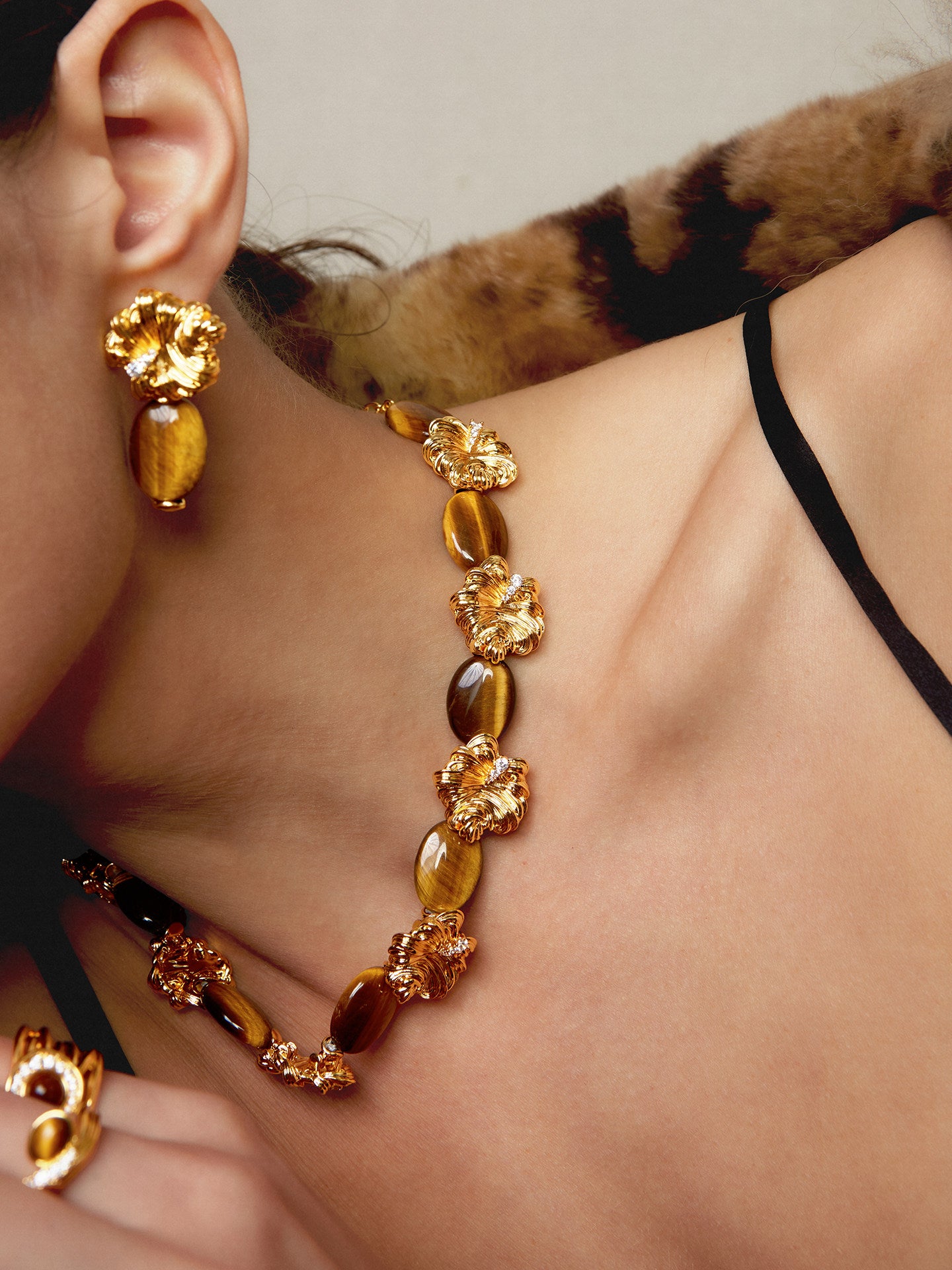 Vintage Gold Flower Tiger Eye Beaded Choker Necklace for Women, Inlaid Cubic Zirconia Natural Tiger Eye Stone Adjustable 46+10cm Extension Chain Retro Statement Layerable Fashion Jewelry Gift  LUNA-X296