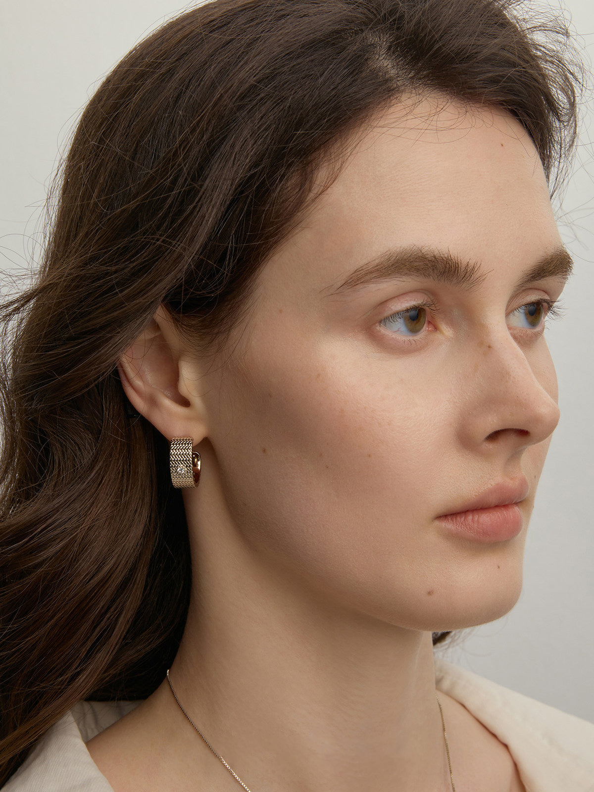 SUN HUNTER Woven Mesh Huggie Hoop Earrings & Ear Cuffs For Women S925 Silver Post Zircon Inlaid Two Tone Light Titanium Gold Silver Vintage Textured No Piercing Ear Jewelry Set  LUNA-X272