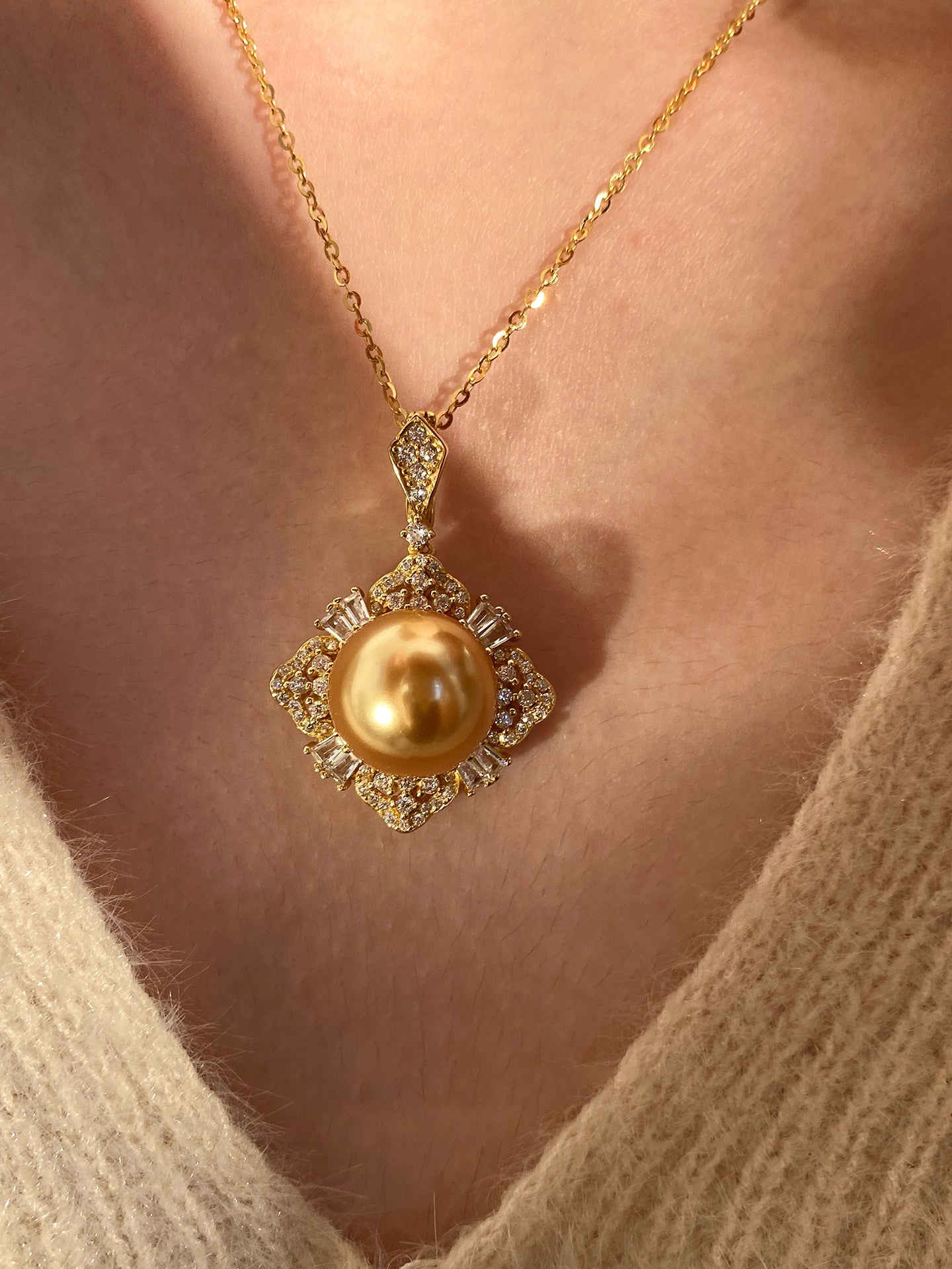 Square Halo Cubic Zirconia Pearl Pendant Necklace For Women Mother-of-Pearl South Sea Golden & Cool White Pearl Adjustable Chain With 5cm Extender Luxury Wedding Banquet Formal Jewelry Gift For Ladies Mom Bride  LUNA-X288
