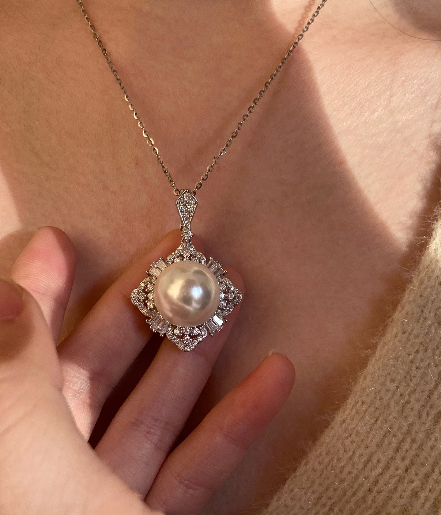 Square Halo Cubic Zirconia Pearl Pendant Necklace For Women Mother-of-Pearl South Sea Golden & Cool White Pearl Adjustable Chain With 5cm Extender Luxury Wedding Banquet Formal Jewelry Gift For Ladies Mom Bride  LUNA-X288