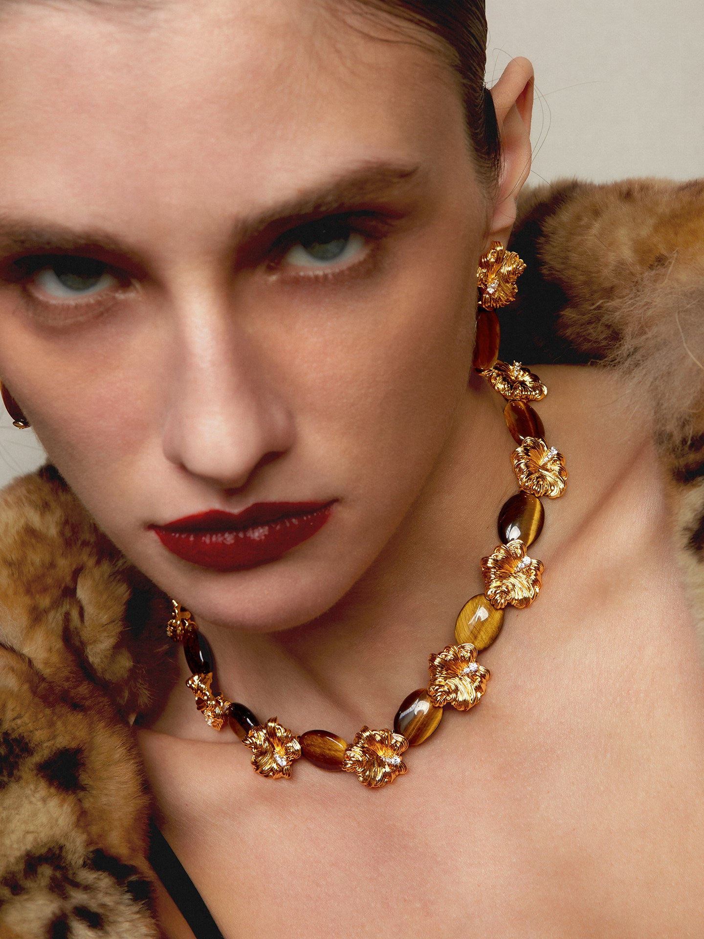 Vintage Gold Flower Tiger Eye Beaded Choker Necklace for Women, Inlaid Cubic Zirconia Natural Tiger Eye Stone Adjustable 46+10cm Extension Chain Retro Statement Layerable Fashion Jewelry Gift  LUNA-X296