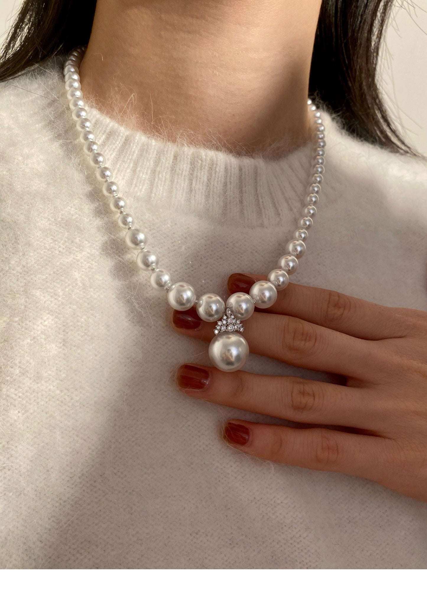 Vintage V-Shape Australian White Pearl Necklace for Women, Gradient Cool Luster Pearl Strand with Sparkling Cubic Zirconia Drop Pendant Adjustable 45+5cm Collarbone Chain Wedding Bridal Formal Fine Jewelry Gift  LUNA-X293