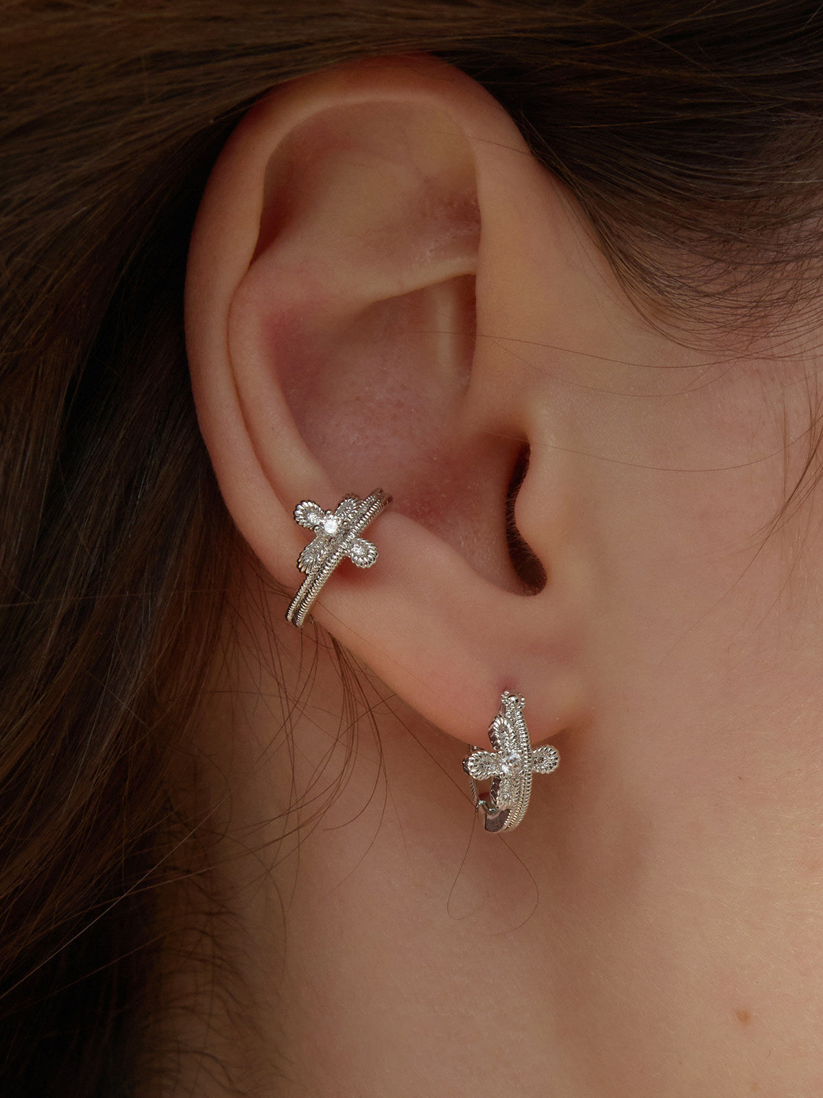 Vintage Gothic Lace Cross Hoop Earrings Non Pierced Ear Cuffs For Women Florence Cathedral Design Dainty Zircon Jewelry Two Tone Gold Silver LUNA-X265