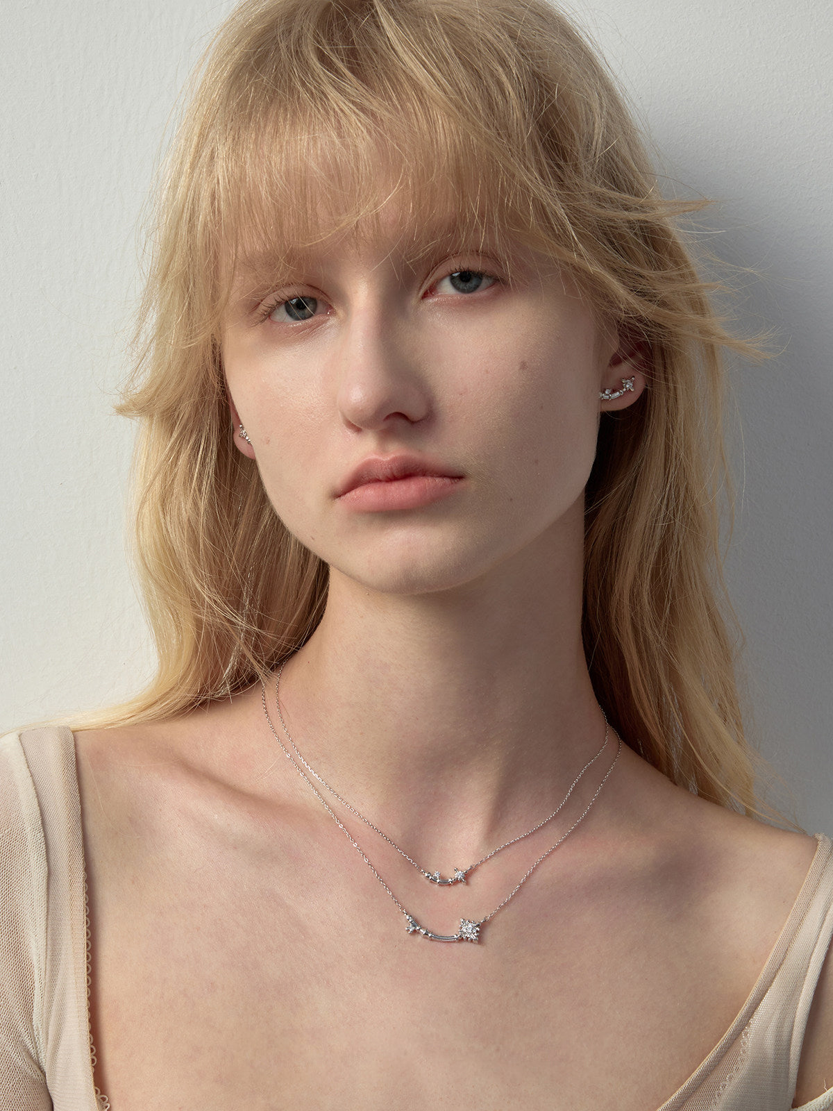 Twisted Star Curved Bar Cubic Zirconia Dainty Pendant Necklace, Minimalist K Gold Adjustable Choker for Women   LUNA-X250