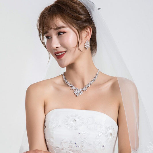 "Versailles Gala" Vintage Baroque Jewelry Set Radiant Shimmering Lace Choker & Luxury Chandelier Drop Earrings Duo LUNA-X155