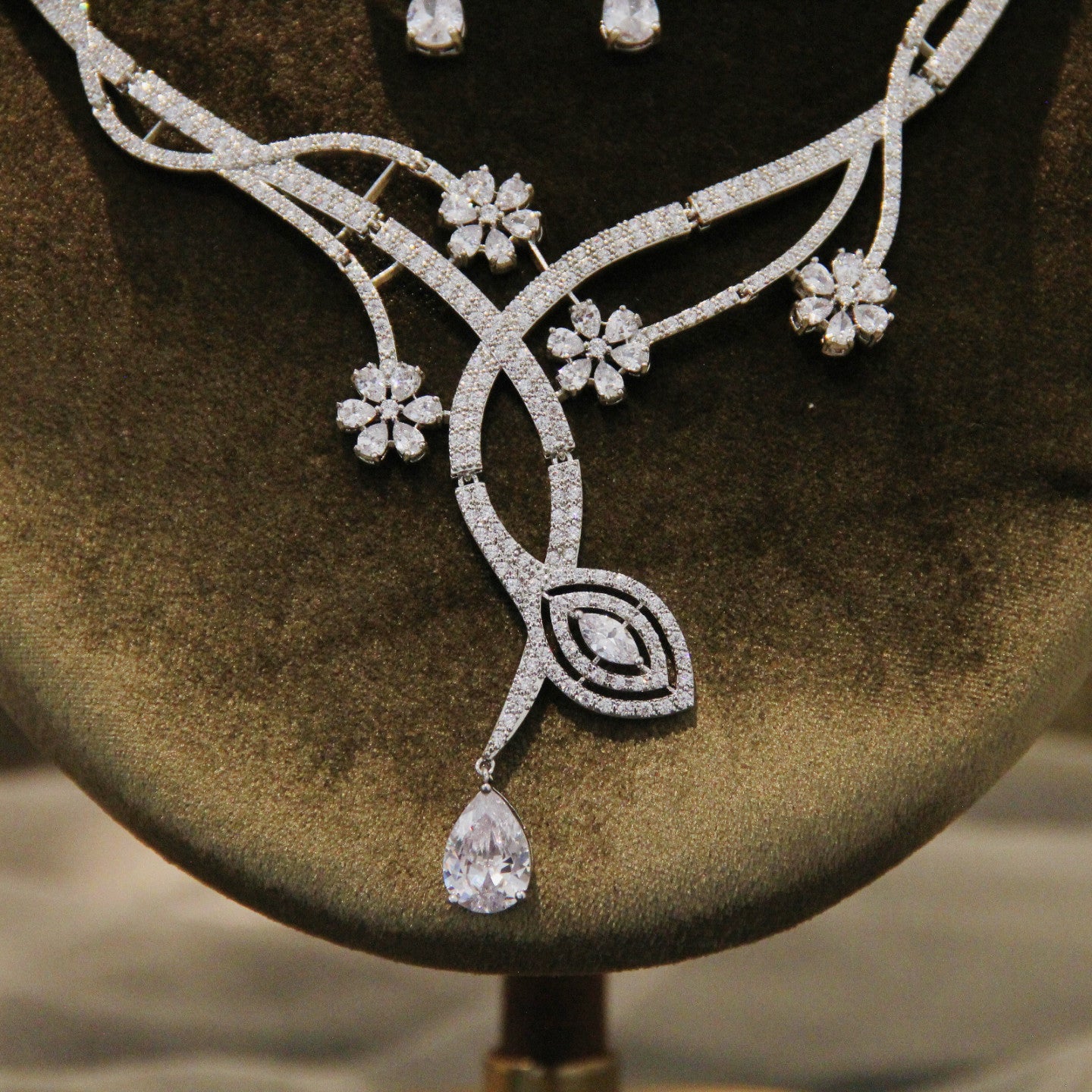 Luxury Marquise Zircon Ice Cascade Bridal Jewelry Set, Platinum Plated Radiant Leaf Tennis Necklace & 5.2cm Dramatic Dangle Earrings Set for Wedding, Prom & Gala LUNA-X156