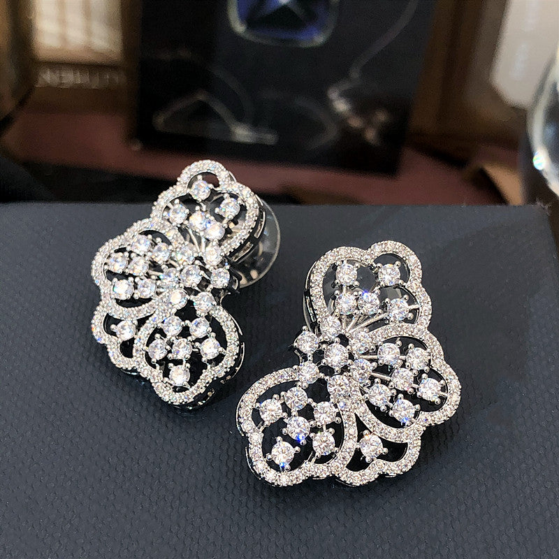 Grand Starburst Medallion Bridal Jewelry Set, Luxury Platinum Plated AAA Zircon Geometric Choker Necklace & Dramatic Drop Earrings Set for Royal Wedding & Gala LUNA-X160
