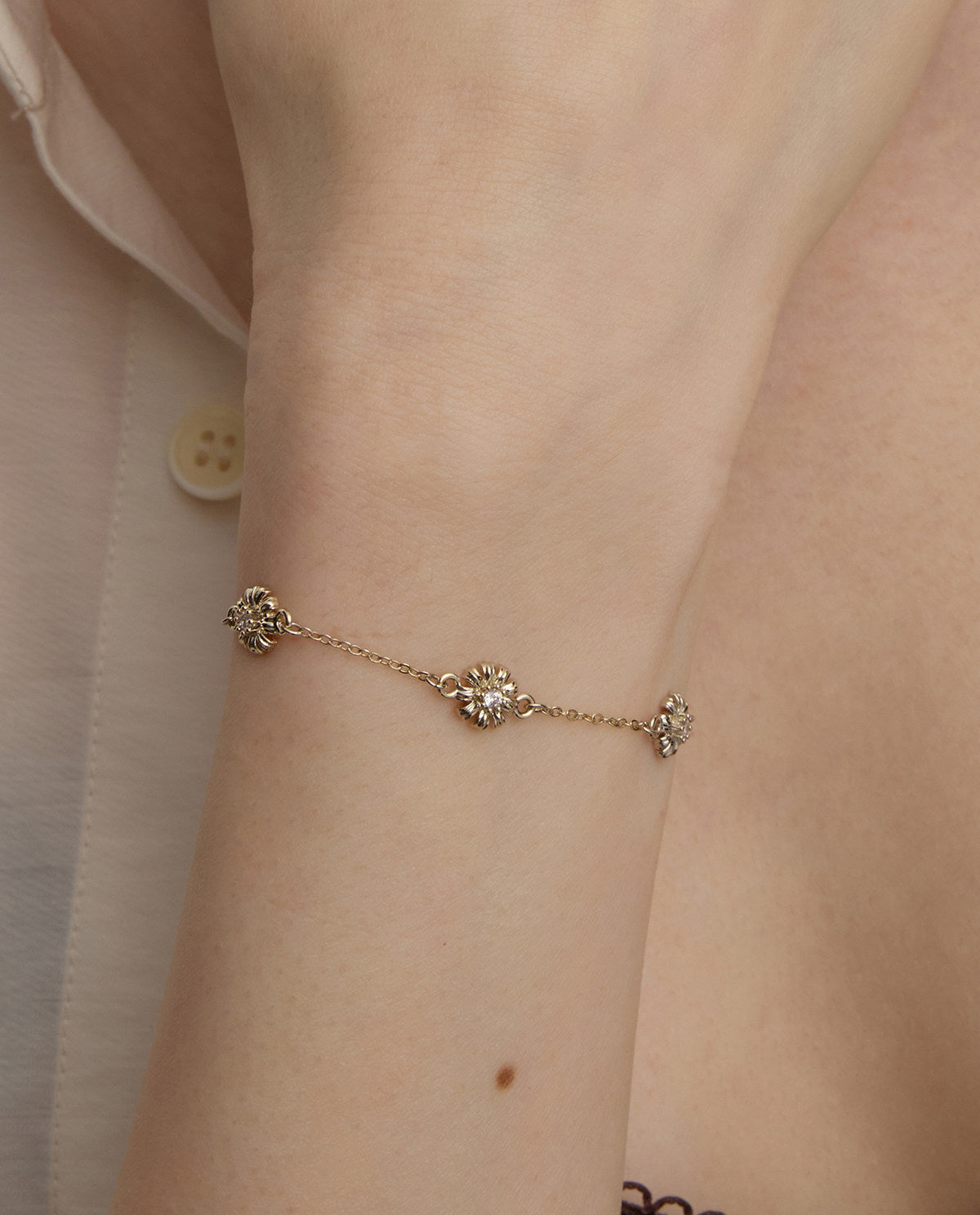 2 Styles Daisy Bee Cubic Zirconia Adjustable Slider Bracelet, Pale Titanium Gold Dainty Floral Insect Wrist Jewelry for Women  LUNA-X260