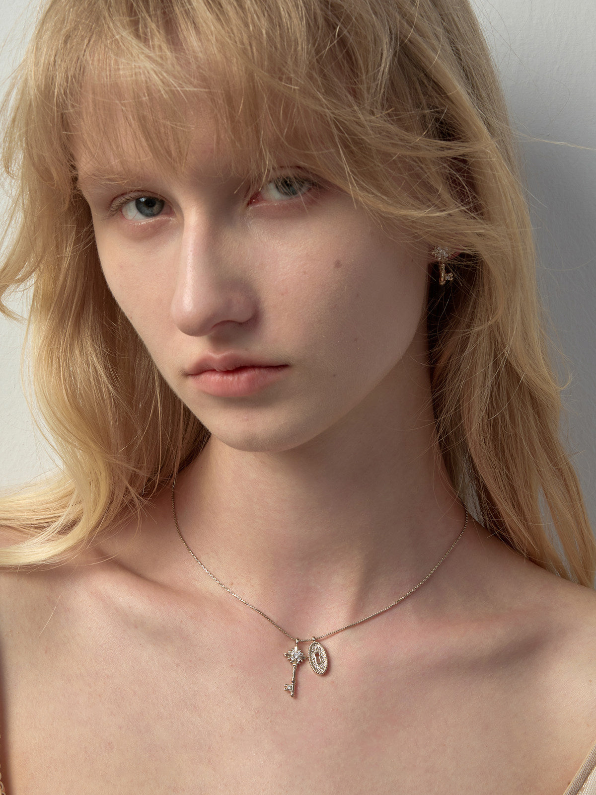 Vintage Iris Key Lock Pendant Necklace for Women Baroque Freshwater Pearl Cubic Zirconia Retro Layered Wedding Daily Jewelry Gift   LUNA-X242