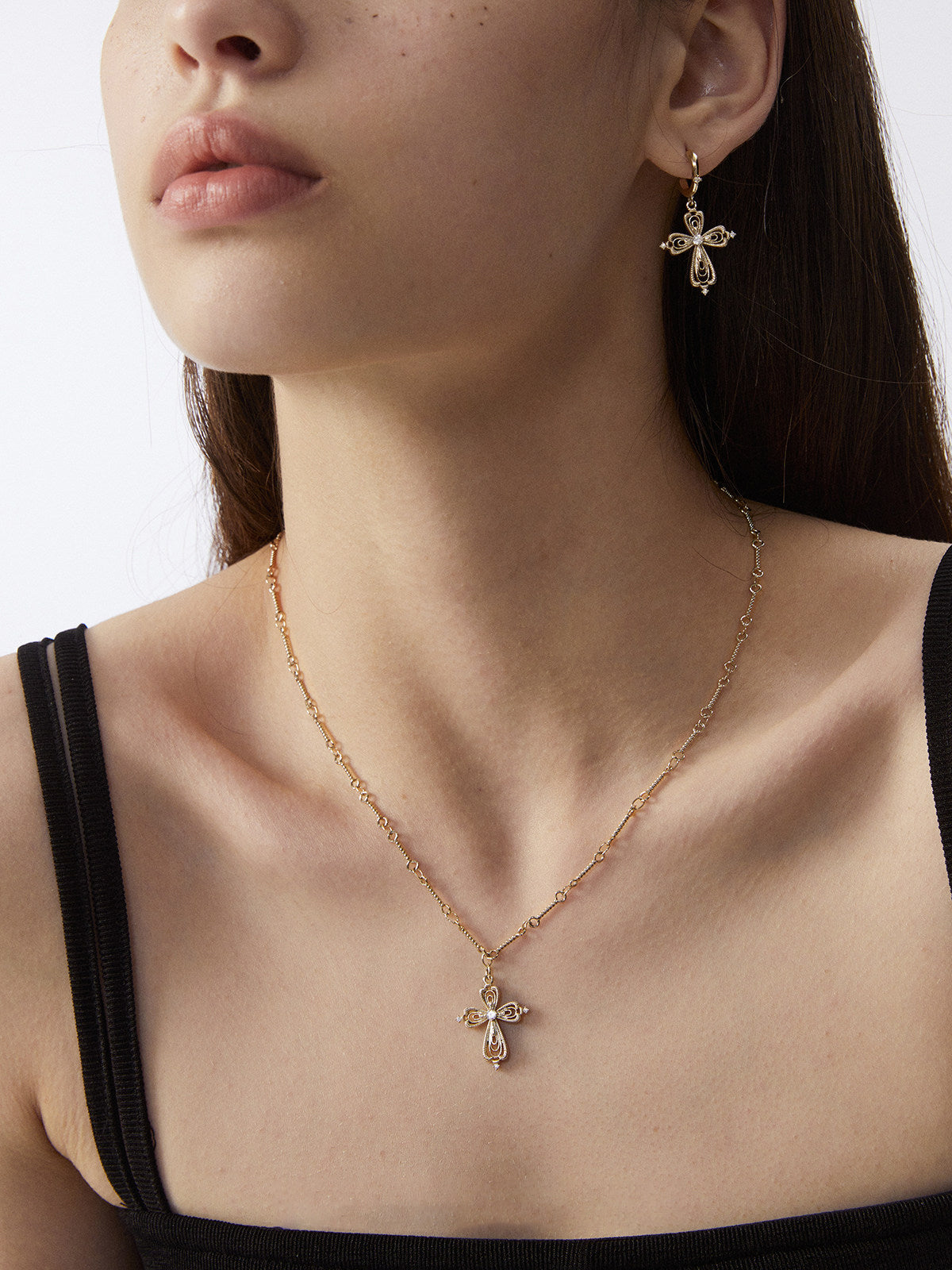 Vintage Filigree Hollow Cross CZ Pendant Necklace, Two-Tone Adjustable Paperclip Chain for Women   LUNA-X262