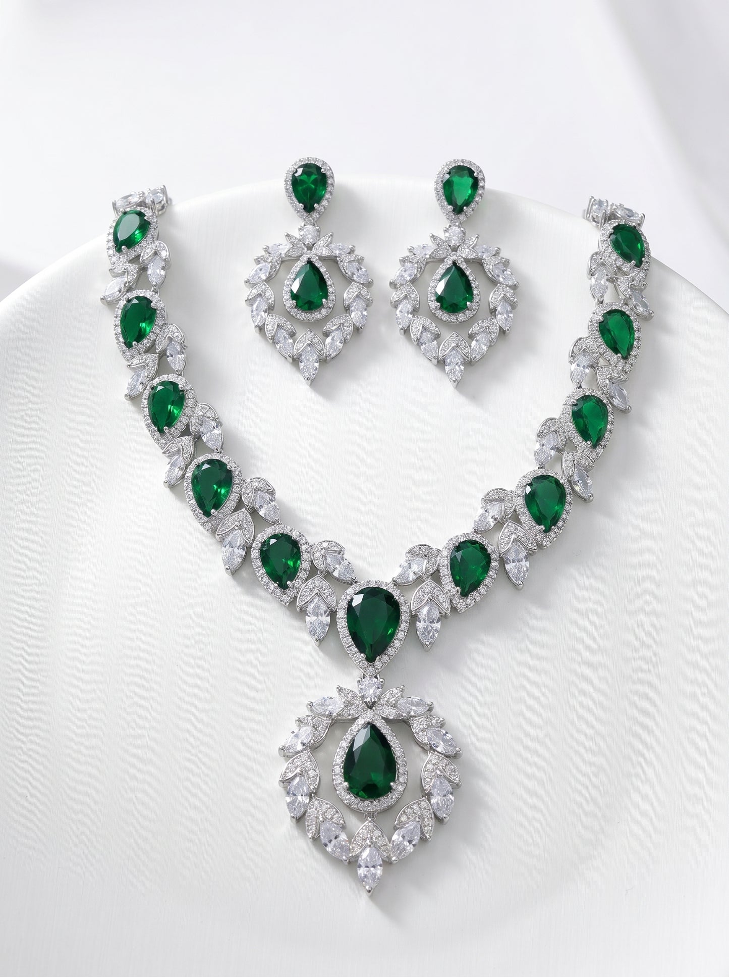 Vintage Emerald Green Teardrop Jewelry Set - Luxury Baroque Crystal Statement Necklace and Chandelier Earrings - Royal Bridal Banquet Wedding Jewelry Two-Piece Set LUNA-X127