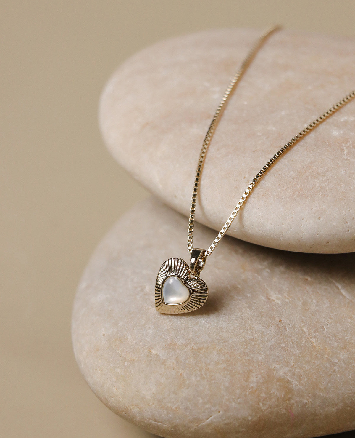 Moonlight Radiant Heart Natural White Mother of Pearl Pendant Necklace, Pale Titanium Gold Box Chain Adjustable Collarbone Jewelry for Women  LUNA-X251