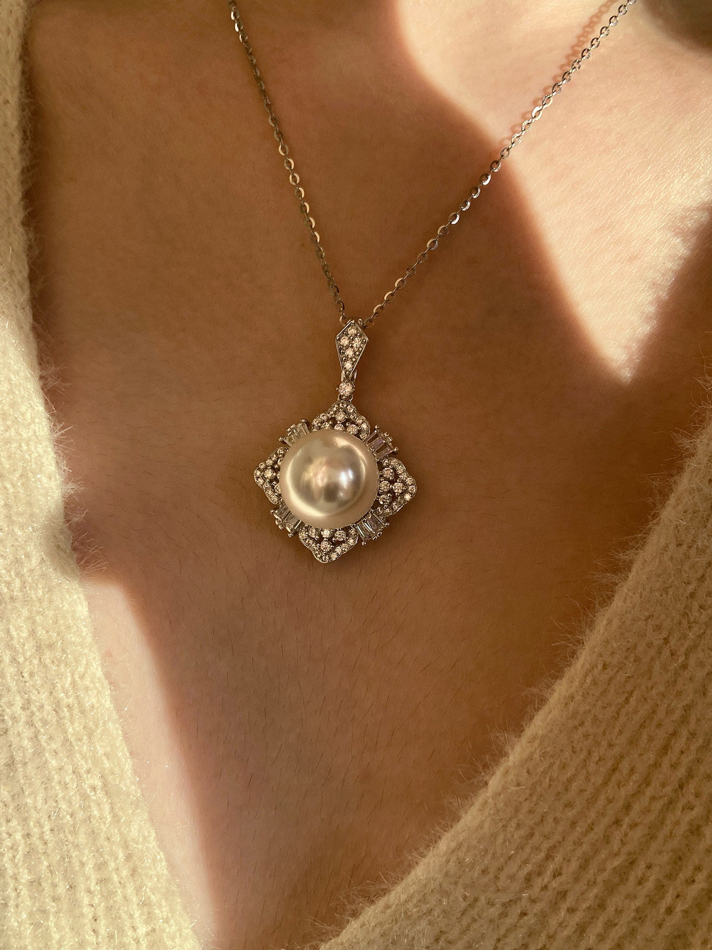 Square Halo Cubic Zirconia Pearl Pendant Necklace For Women Mother-of-Pearl South Sea Golden & Cool White Pearl Adjustable Chain With 5cm Extender Luxury Wedding Banquet Formal Jewelry Gift For Ladies Mom Bride  LUNA-X288