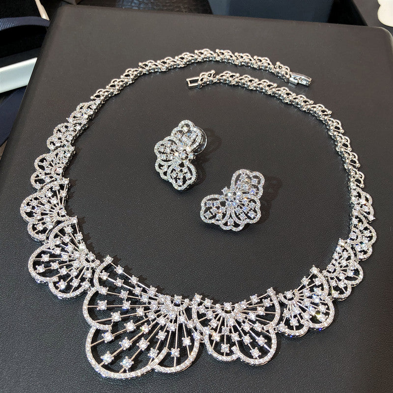 Grand Starburst Medallion Bridal Jewelry Set, Luxury Platinum Plated AAA Zircon Geometric Choker Necklace & Dramatic Drop Earrings Set for Royal Wedding & Gala LUNA-X160