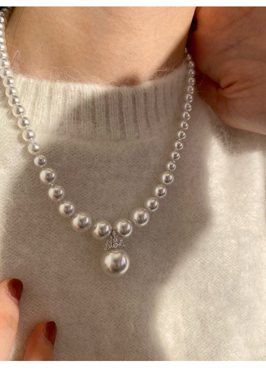 Vintage V-Shape Australian White Pearl Necklace for Women, Gradient Cool Luster Pearl Strand with Sparkling Cubic Zirconia Drop Pendant Adjustable 45+5cm Collarbone Chain Wedding Bridal Formal Fine Jewelry Gift  LUNA-X293