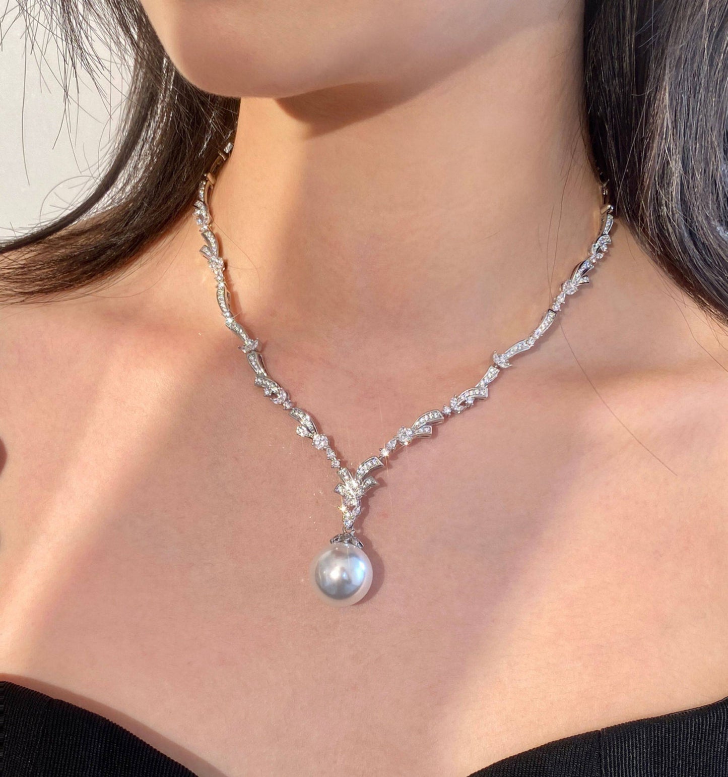 Shimmering Galaxy Cubic Zirconia V Shape Pearl Necklace For Women 14mm & 16mm Australian White Shell Pearl Adjustable 38+6cm Chain Luxury Wedding Banquet Formal Statement Jewelry Gift For Ladies Bride Mom  LUNA-X285
