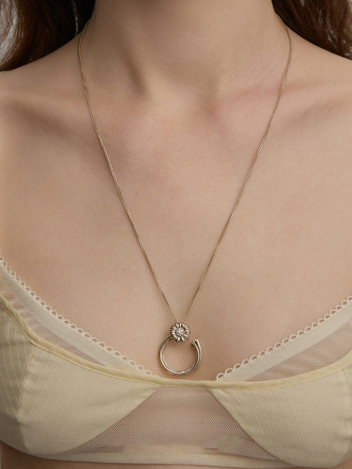 Daisy Open Circle Pendant Necklace For Women Light Titanium Gold Plated Copper Zircon Floral Nature Inspired Adjustable 55+6cm Chain Minimalist Garden Themed Jewelry  LUNA-X269