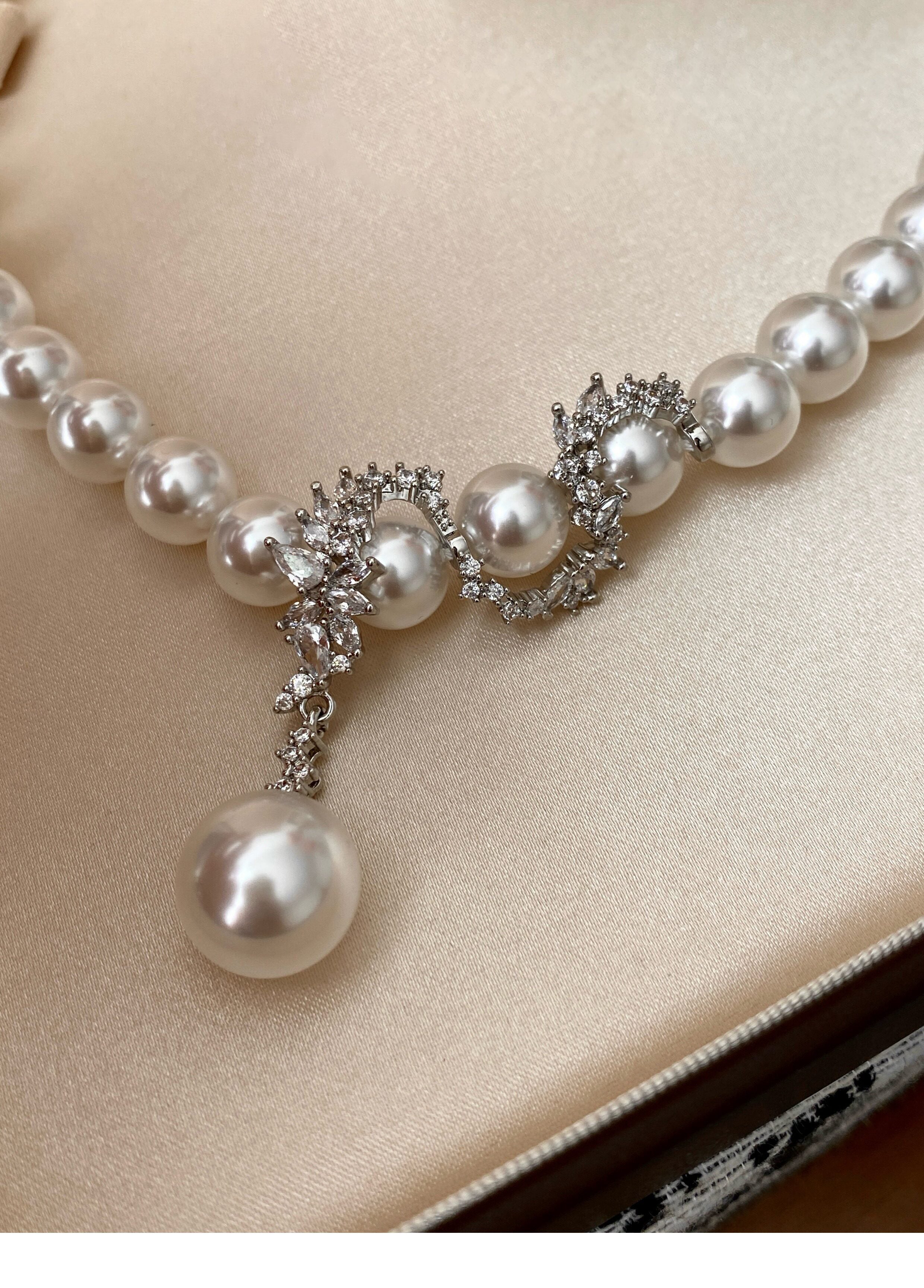 Y Drop Australian White Imitation Pearl Strand Necklace for Bridal Women, 8mm & 10mm Cool Luster Imitation Pearl with Floral Cubic Zirconia Accents, 45cm Collarbone Chain Formal Wedding Evening Party Fine Jewelry Gift LUNA-X292