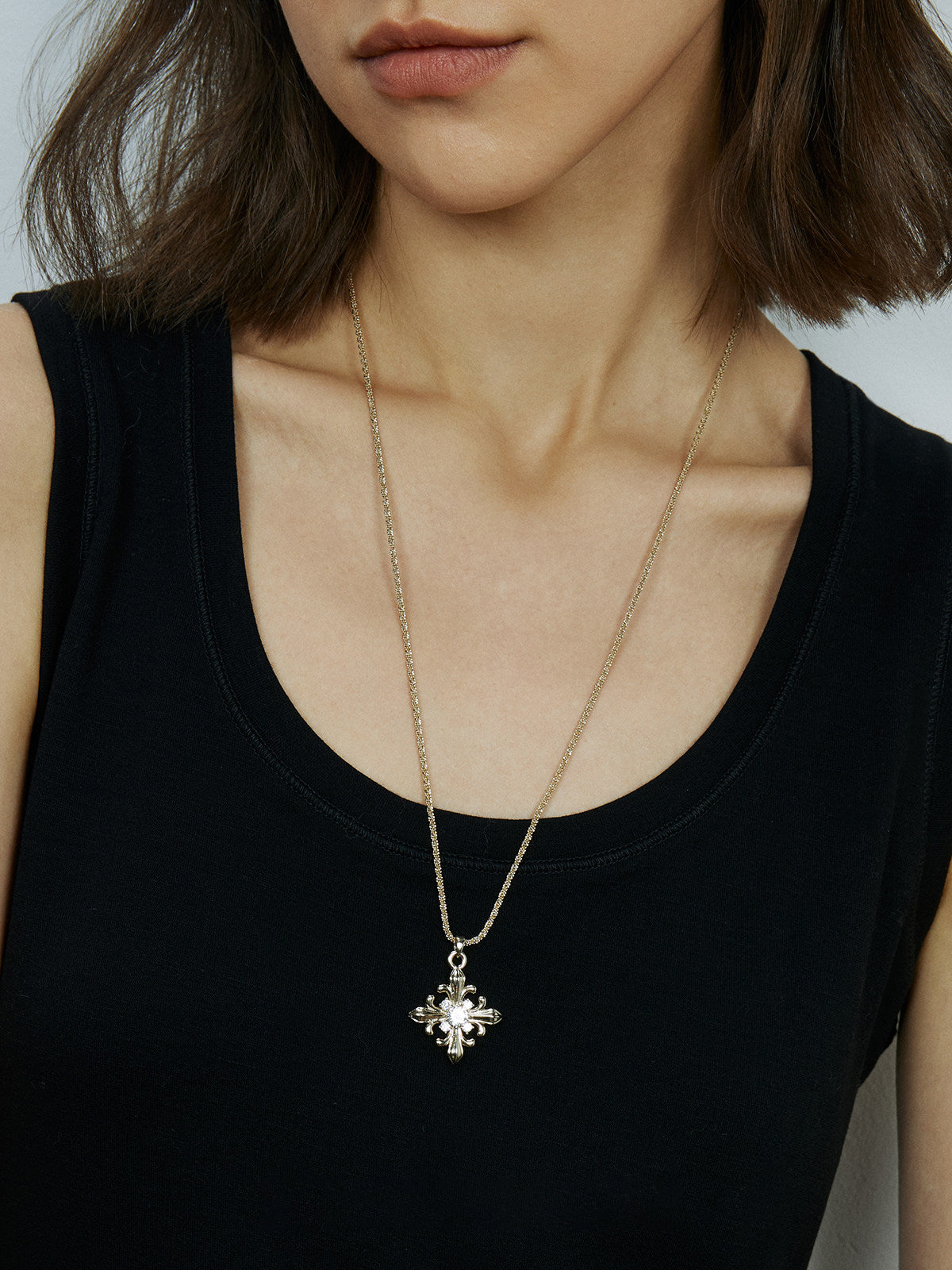 Vintage French Fleur-de-Lis Iris Flower Necklace 60cm Long Chain Synthetic Zircon Pendant Elegant Women Daily Wedding Jewelry  LUNA-X248