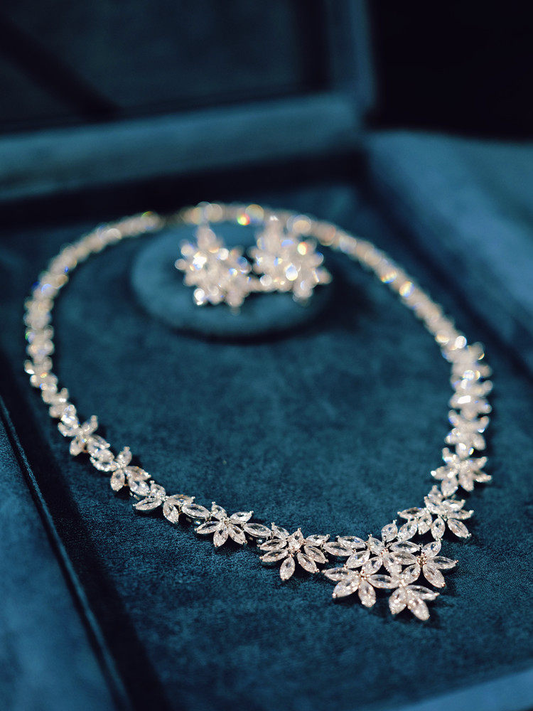 "The Versailles Gala" Vintage Baroque Jewelry Set, Radiant Shimmering Crystal Lace Choker & Luxury Chandelier Drop Earrings Duo LUNA-X155