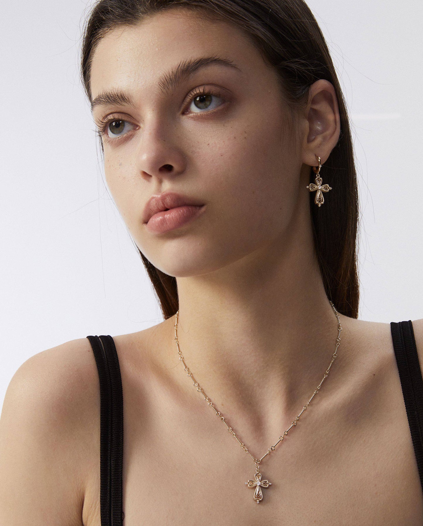 Vintage Filigree Hollow Cross CZ Pendant Necklace, Two-Tone Adjustable Paperclip Chain for Women   LUNA-X262