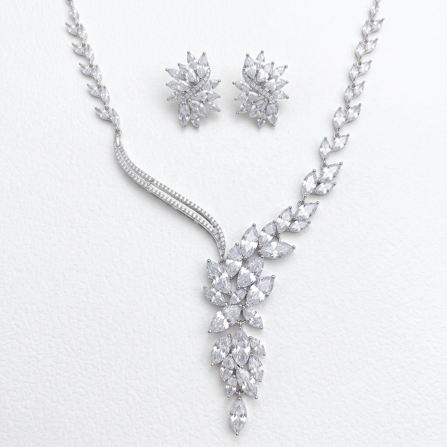 "Goddess of Laurel" Vintage Asymmetric Wedding Jewelry Set, Radiant Cluster Leaf Choker, Statement Floral Earrings & Adjustable Bracelet Trio LUNA-X169