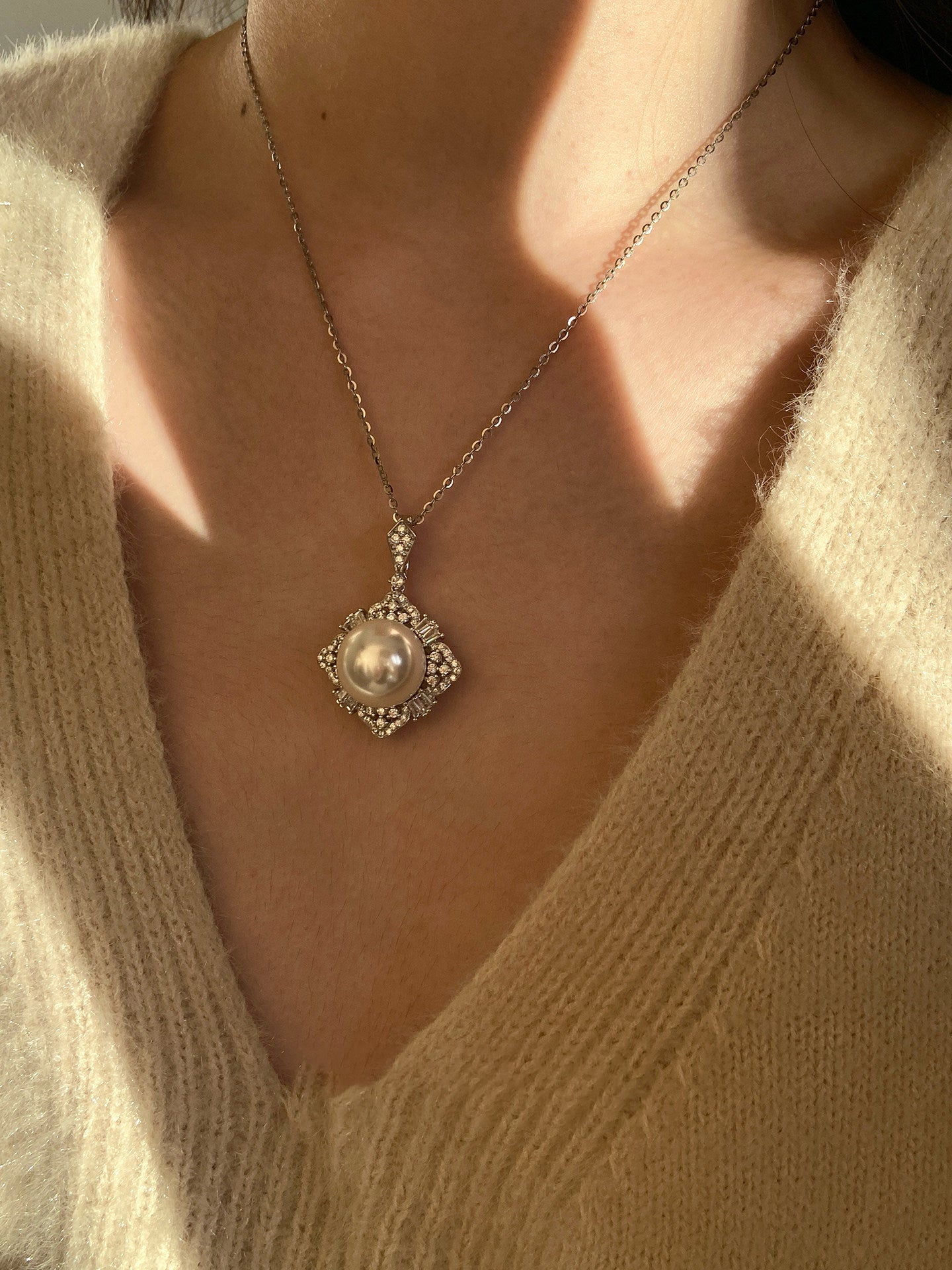 Square Halo Cubic Zirconia Pearl Pendant Necklace For Women Mother-of-Pearl South Sea Golden & Cool White Pearl Adjustable Chain With 5cm Extender Luxury Wedding Banquet Formal Jewelry Gift For Ladies Mom Bride  LUNA-X288