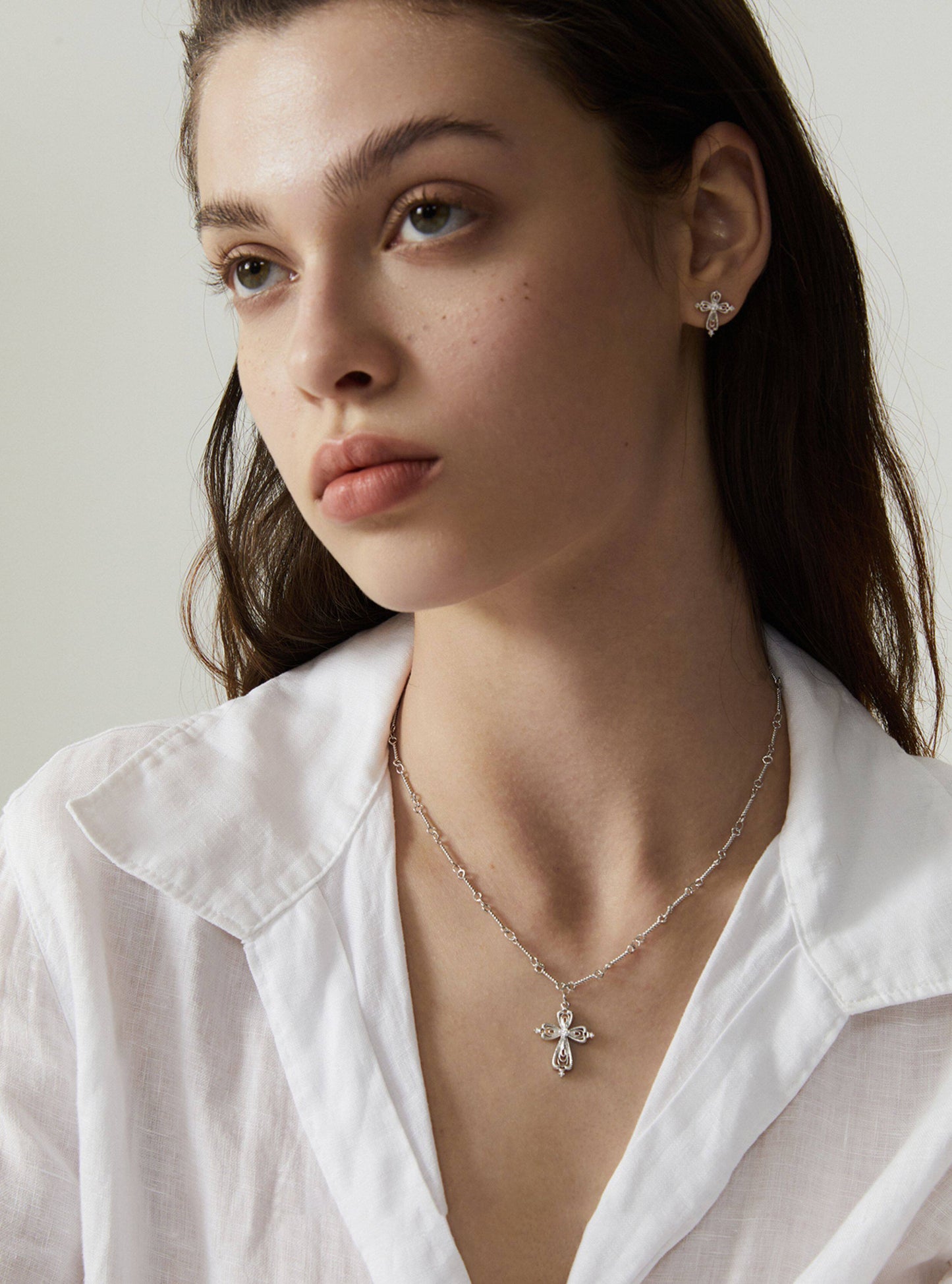 Vintage Filigree Hollow Cross CZ Pendant Necklace, Two-Tone Adjustable Paperclip Chain for Women   LUNA-X262