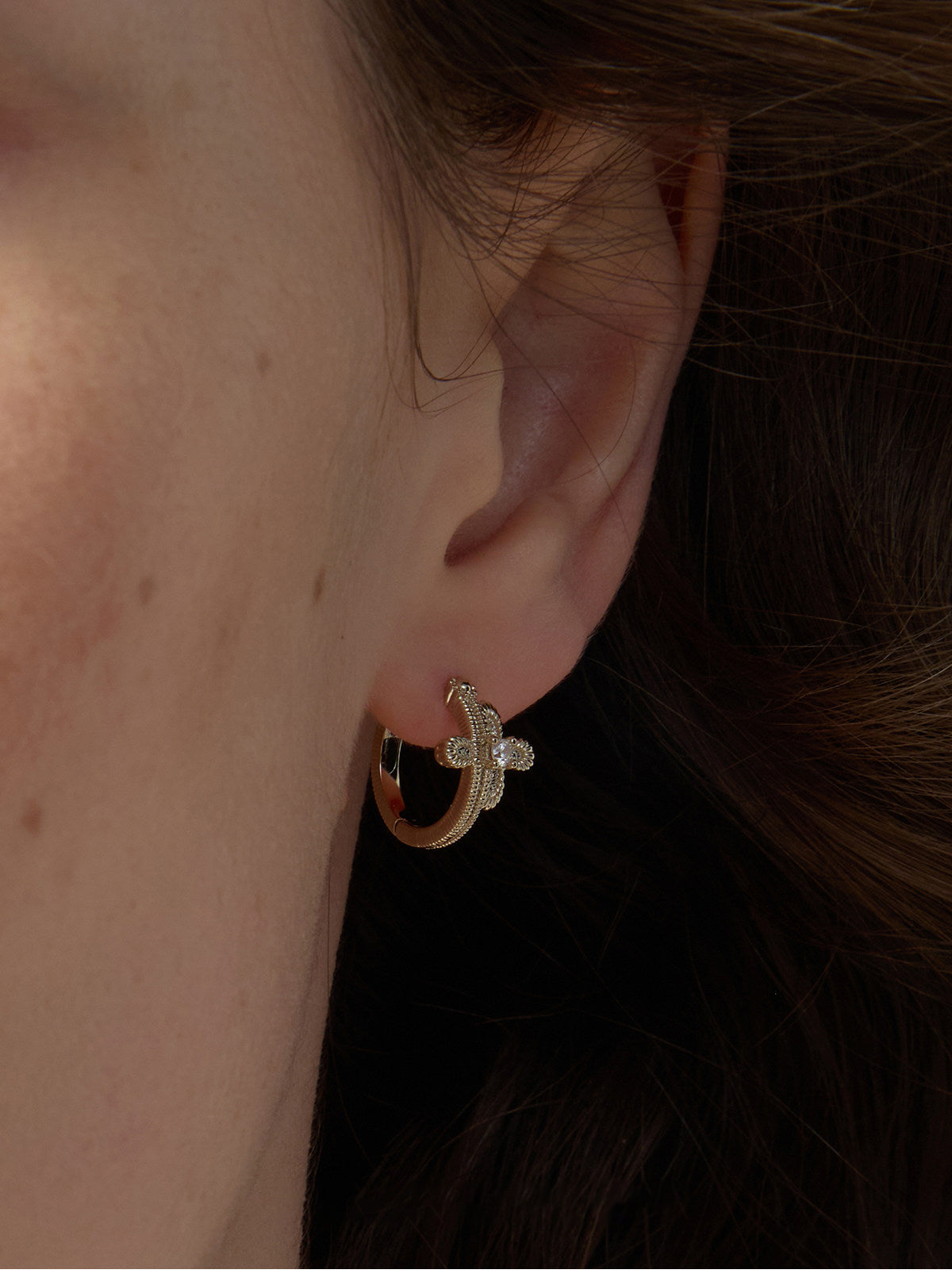 Vintage Gothic Lace Cross Hoop Earrings Non Pierced Ear Cuffs For Women Florence Cathedral Design Dainty Zircon Jewelry Two Tone Gold Silver LUNA-X265