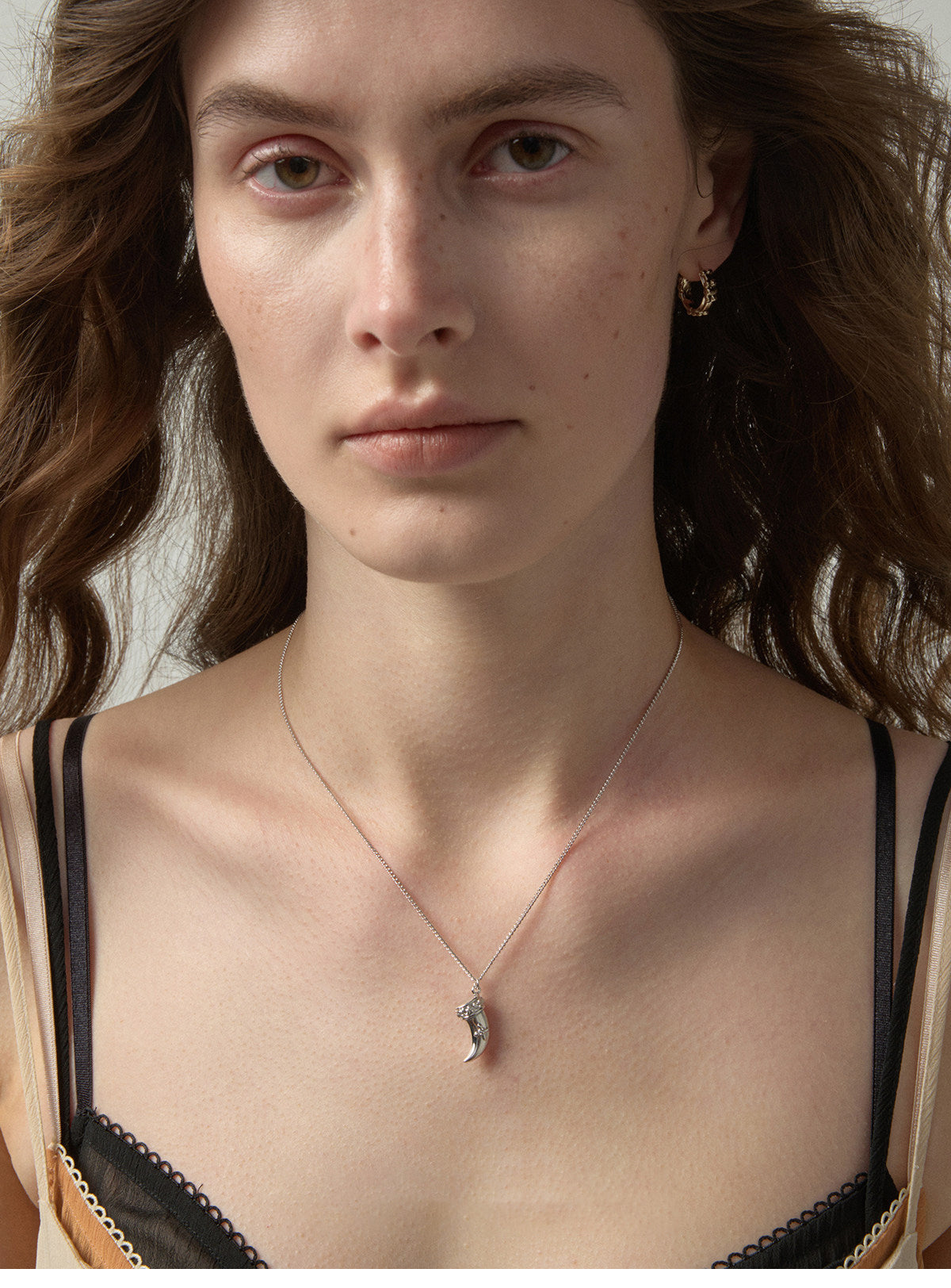 Vintage Horn Pendant Necklace For Women Dainty Zircon Inlaid Four Point Star Charm Adjustable Chain Two Tone Light Gold Silver Retro Daily Layering Jewelry  LUNA-X267
