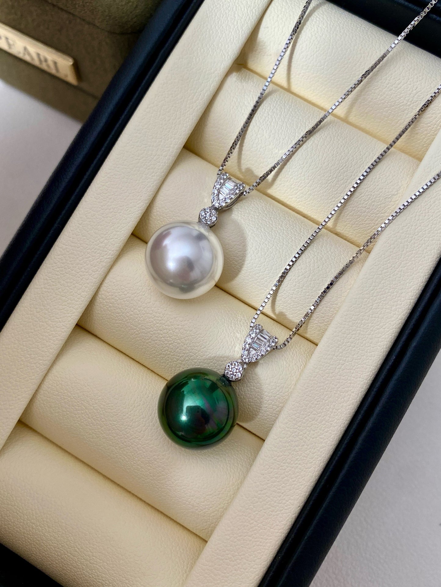 S925 Sterling Silver Cubic Zirconia Pearl Pendant Necklace For Women 14mm Two Tones Peacock Black & Cool White Shell Pearl Adjustable 40+5cm Box Chain Luxury Wedding Formal Jewelry Gift For Ladies Mom LUNA-X284