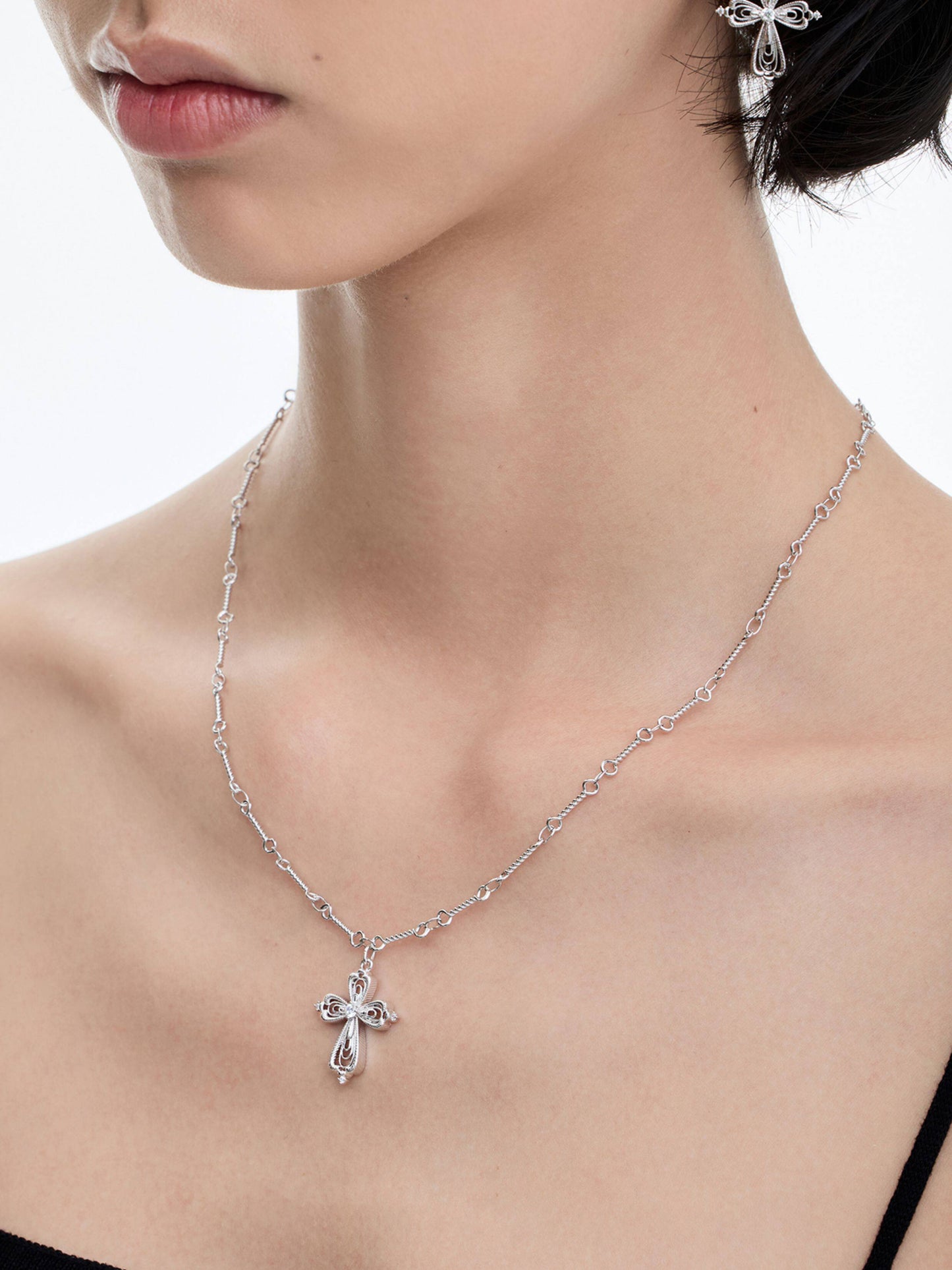Vintage Filigree Hollow Cross CZ Pendant Necklace, Two-Tone Adjustable Paperclip Chain for Women   LUNA-X262