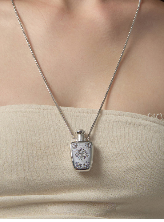 Women’s Vintage Engraved Perfume Bottle Pendant Long Necklace, Faux Pearl Top Cap, Adjustable Layering Chain LUNA-X257