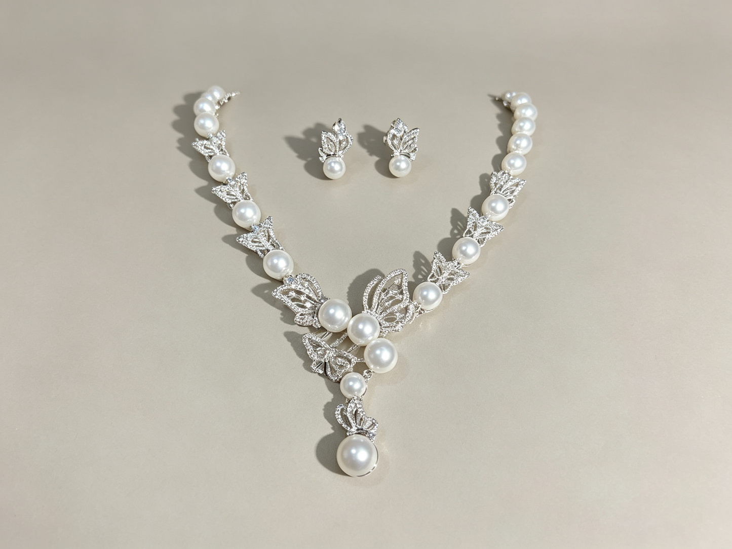 Luxury Butterfly Pearl Bridal Jewelry Set - Elegant Hollow Crystal Marquise Choker Necklace and Drop Earrings - Romantic Wedding Gala Banquet Pearls Two-Piece Set  LUNA-X133