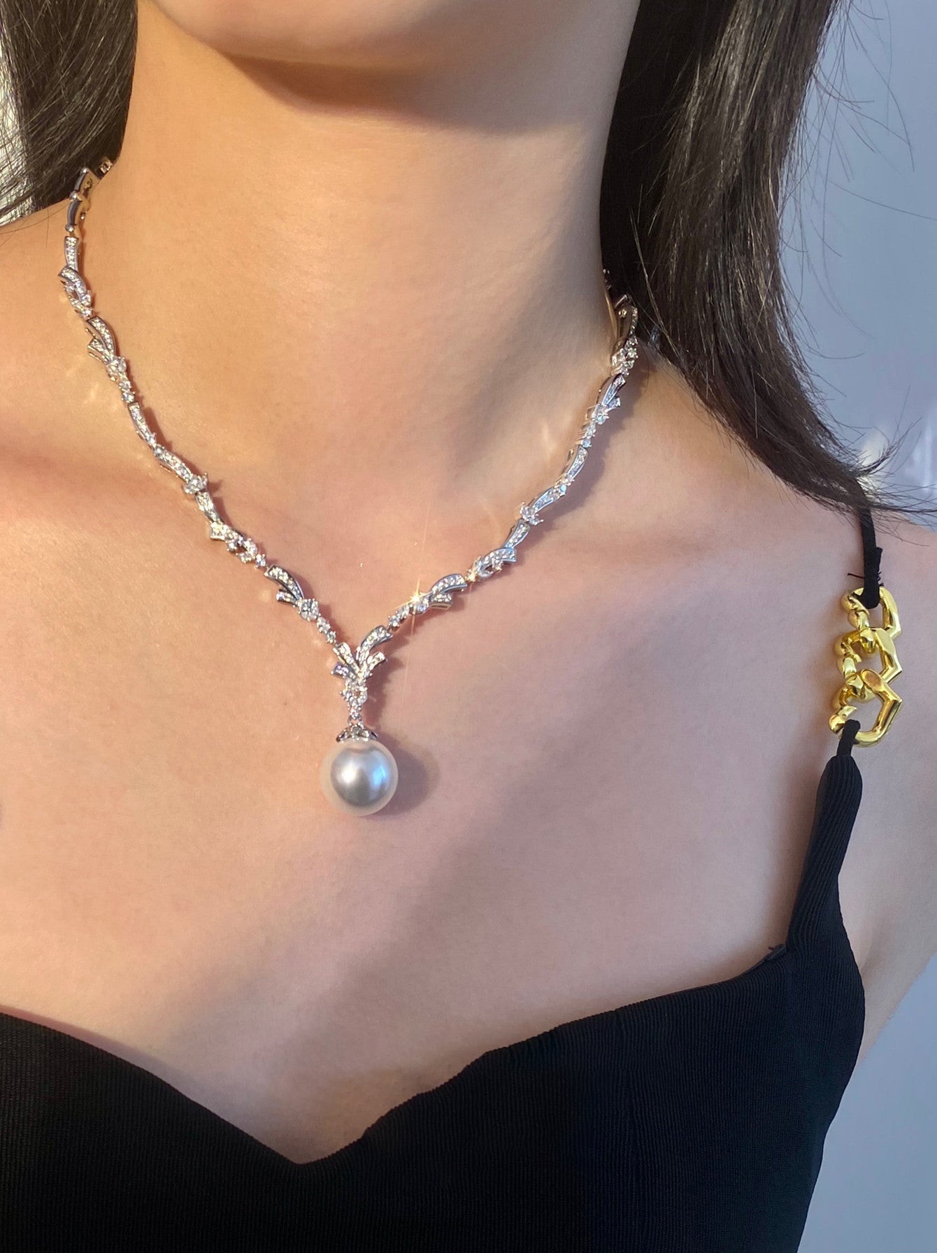 Shimmering Galaxy Cubic Zirconia V Shape Pearl Necklace For Women 14mm & 16mm Australian White Shell Pearl Adjustable 38+6cm Chain Luxury Wedding Banquet Formal Statement Jewelry Gift For Ladies Bride Mom  LUNA-X285