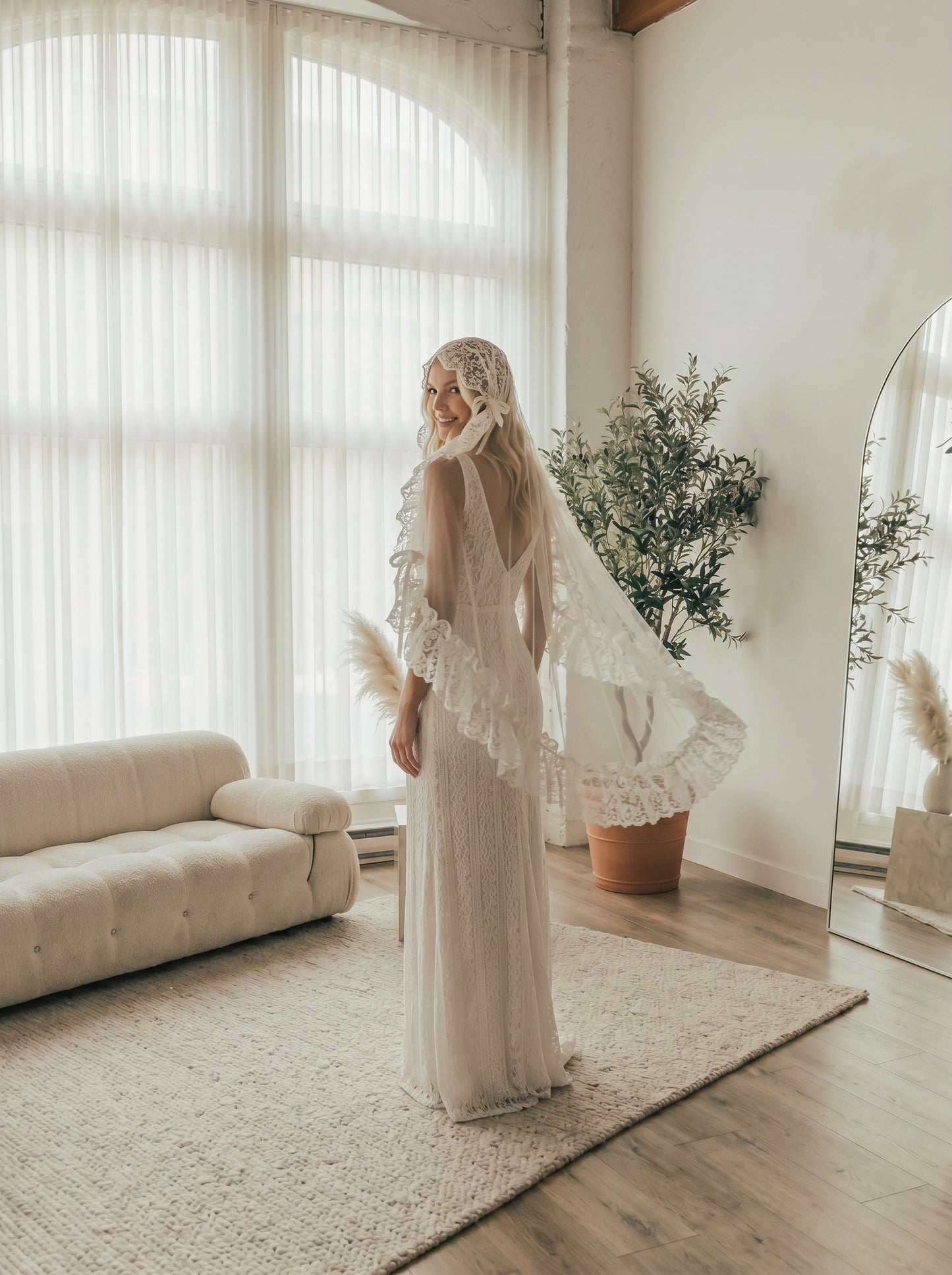 French Lace Bridal Bow Veil - 150cm Vintage Embroidery Ribbon Veil, Comb-Free Elegant Mantilla Wedding Veil LUNA-X59